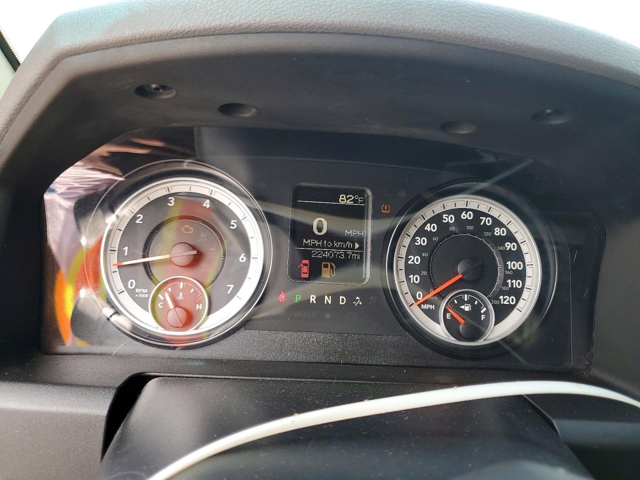 2014 Ram 1500 St Red vin: 1C6RR6FT3ES285877