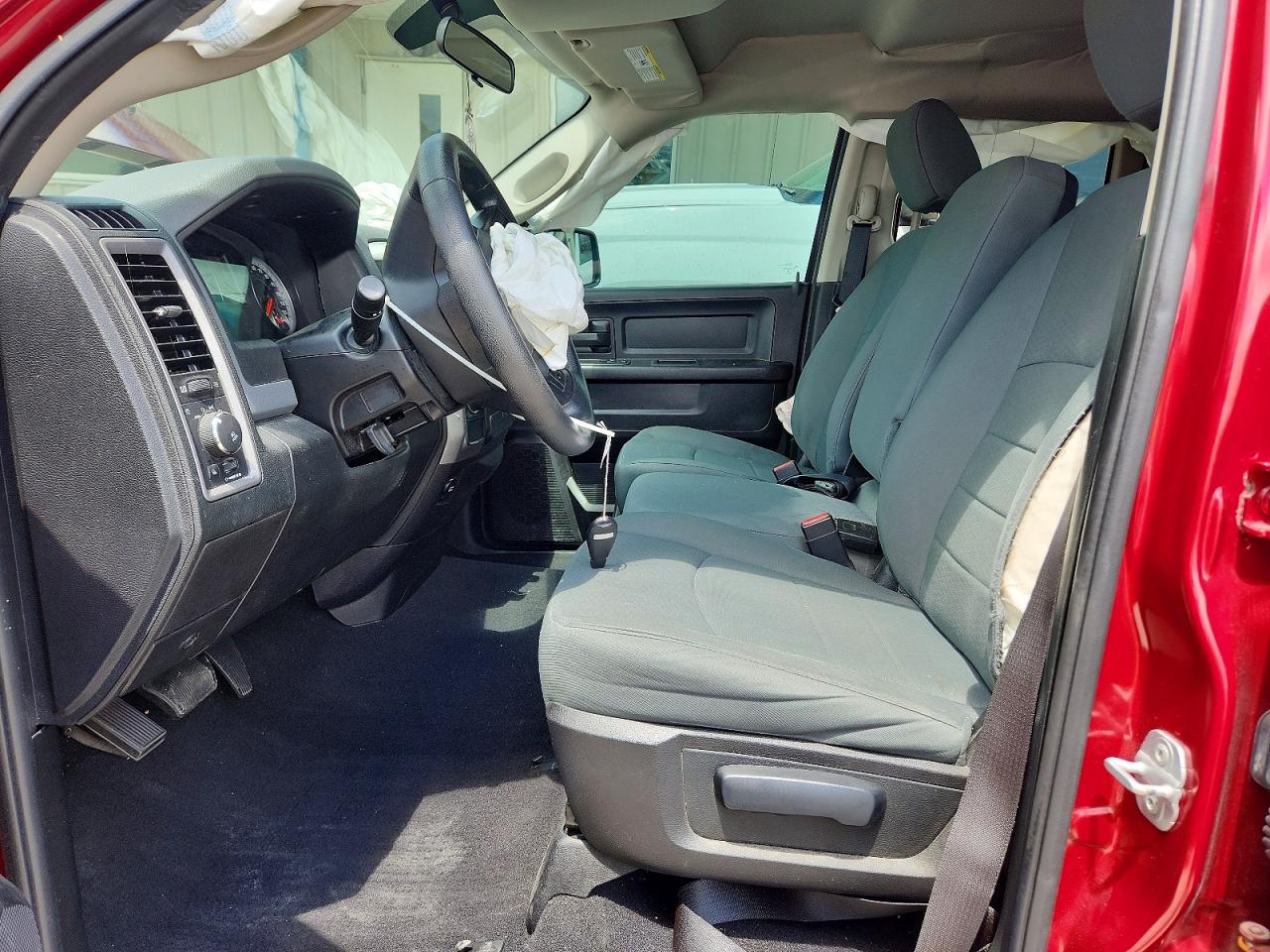 2014 Ram 1500 St Red vin: 1C6RR6FT3ES358875