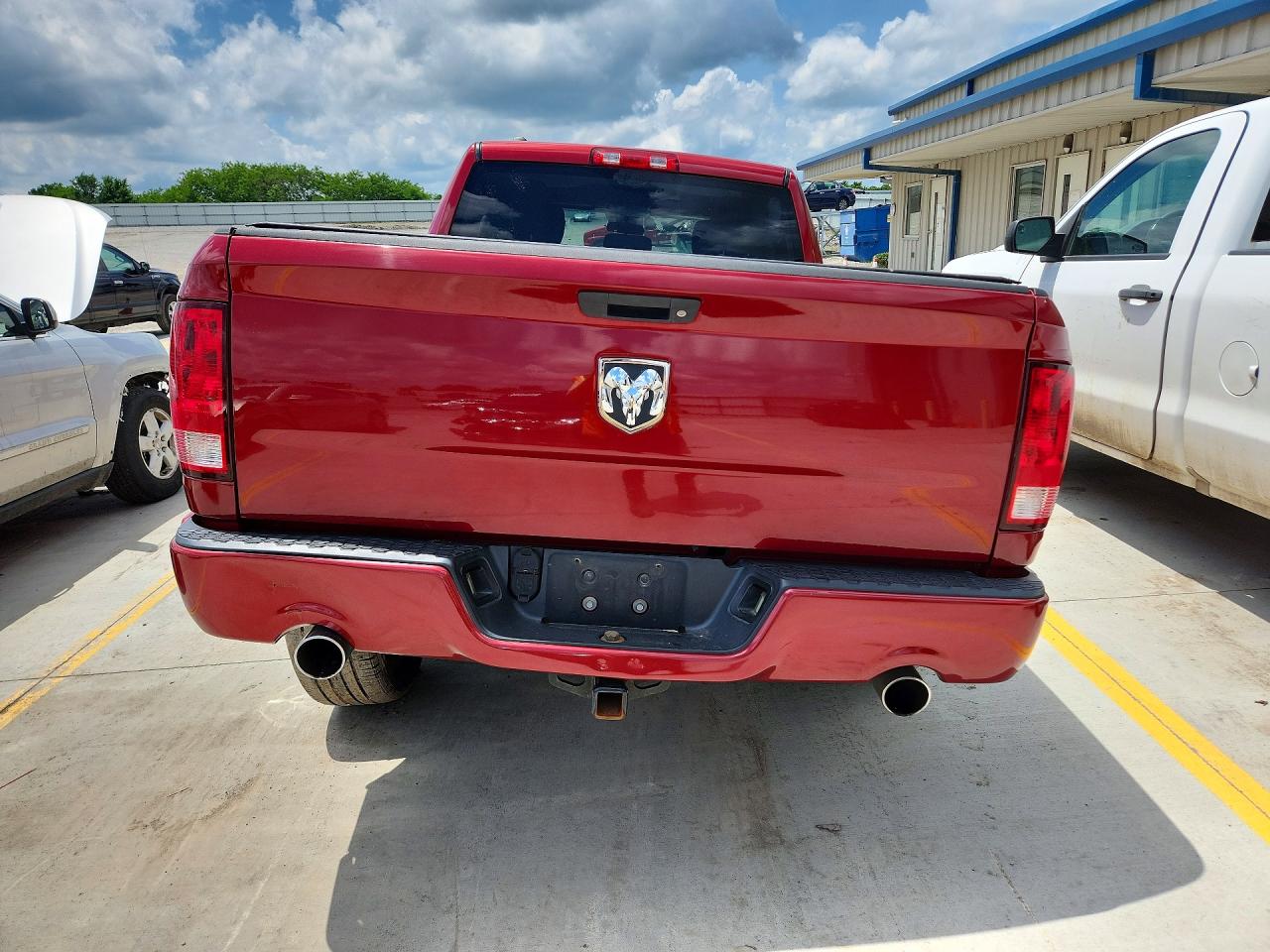 2014 Ram 1500 St Red vin: 1C6RR6FT3ES358875