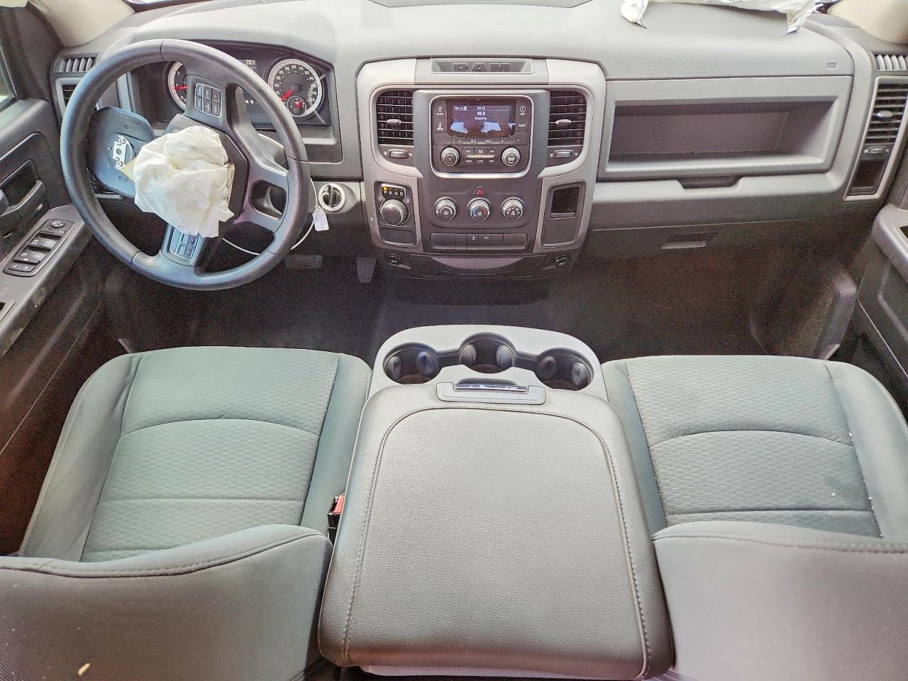 2014 Ram 1500 St Red vin: 1C6RR6FT3ES358875