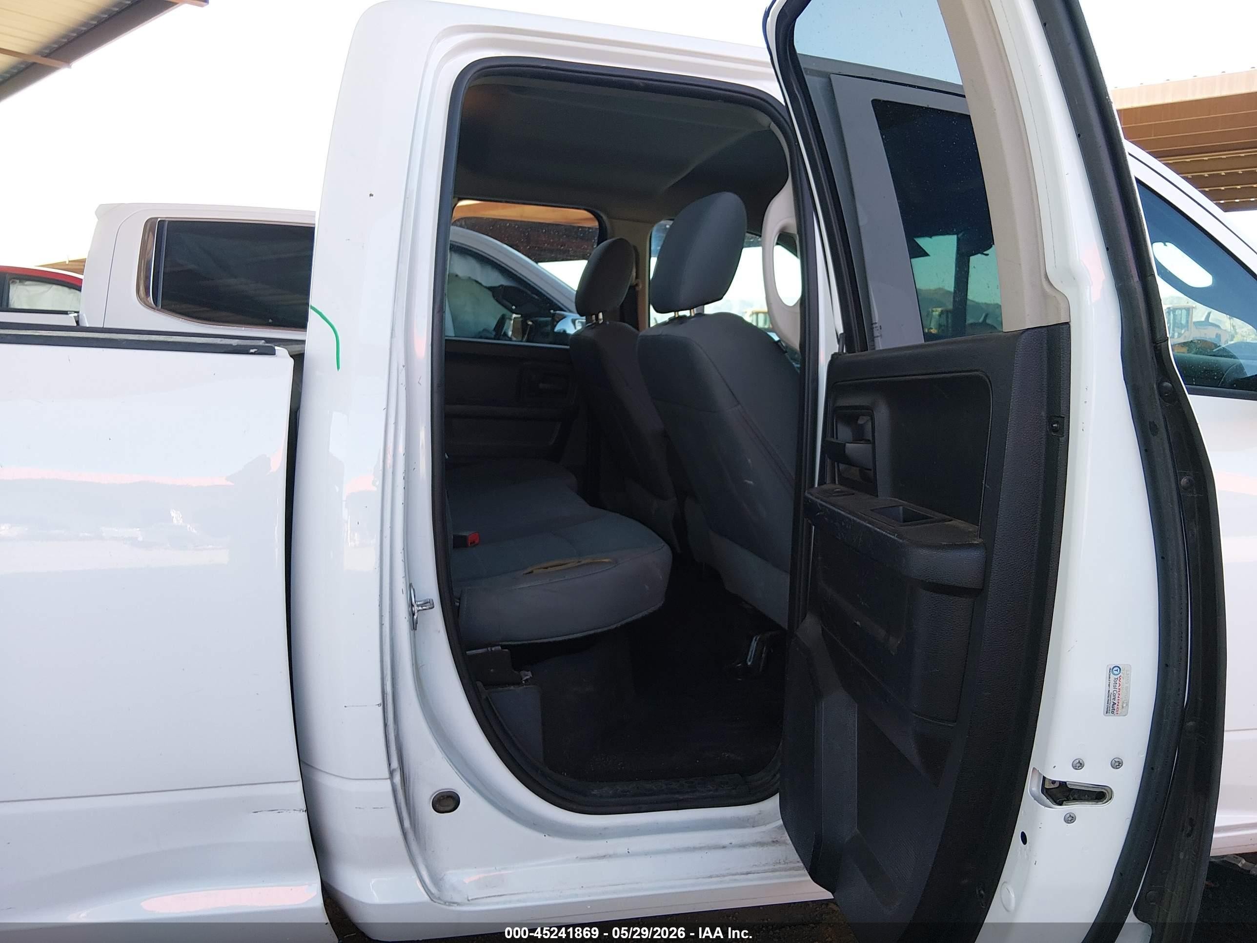 2016 Ram 1500 Tradesman White vin: 1C6RR6FT3GS347779