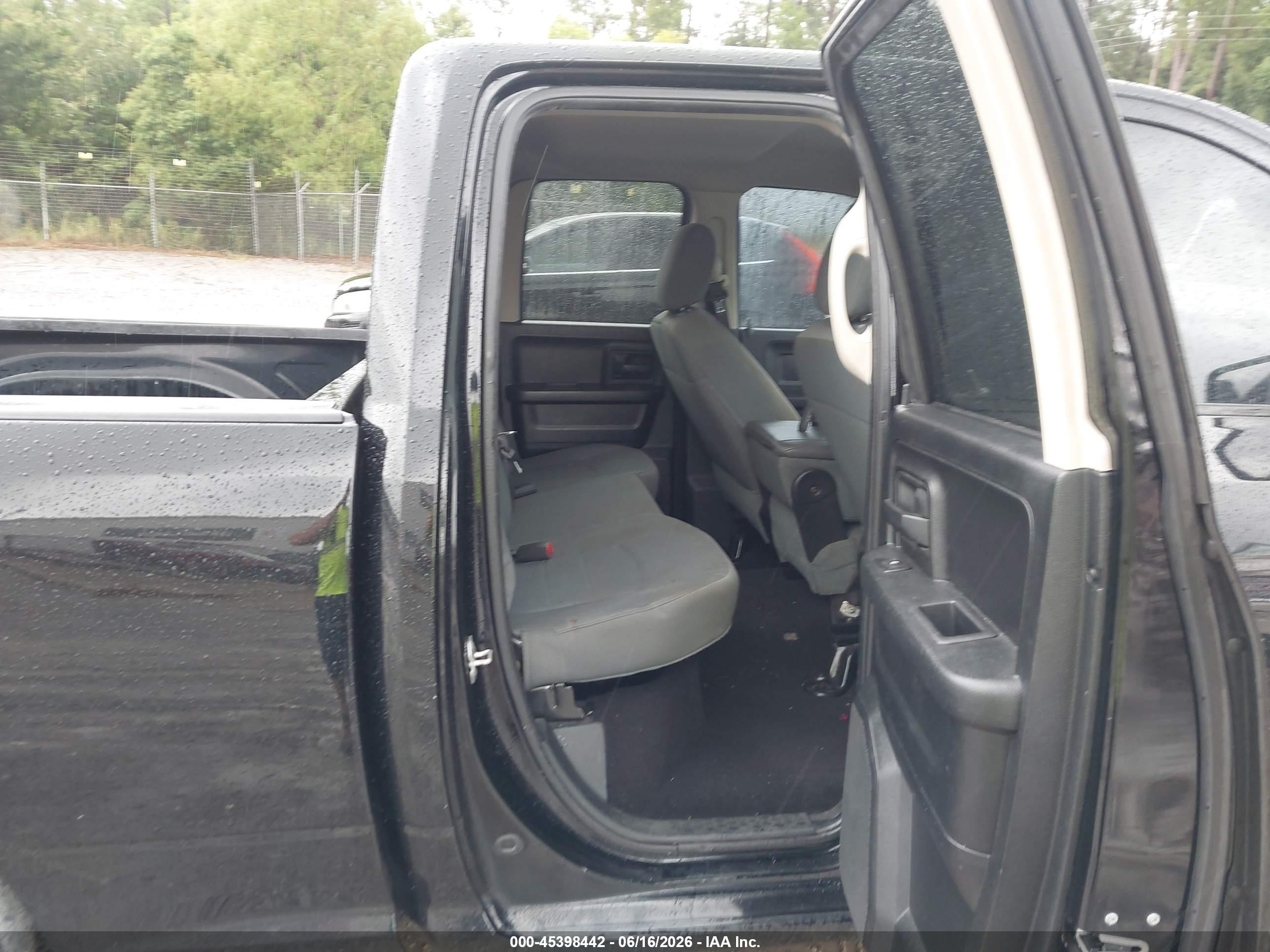 2015 Ram 1500 Express Black vin: 1C6RR6FT5FS517686