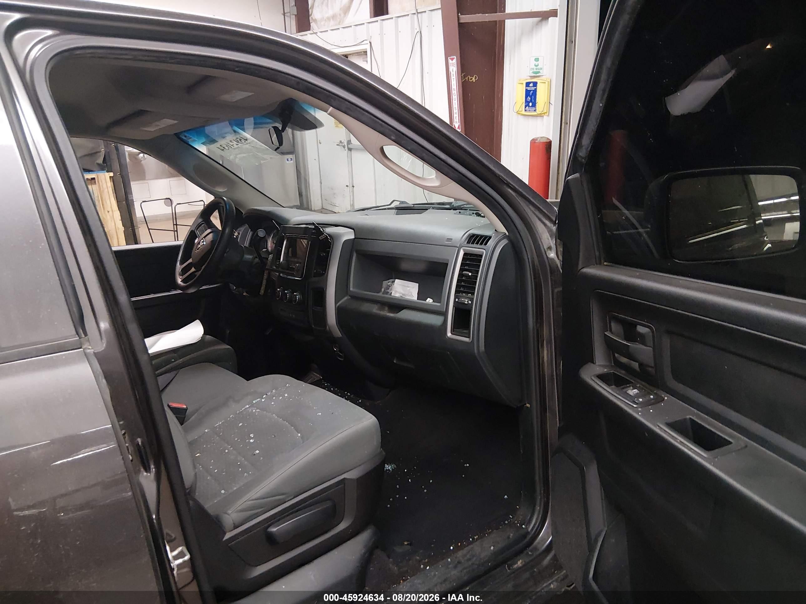 2015 Ram 1500 Tradesman Серый vin: 1C6RR6FT7FS654161