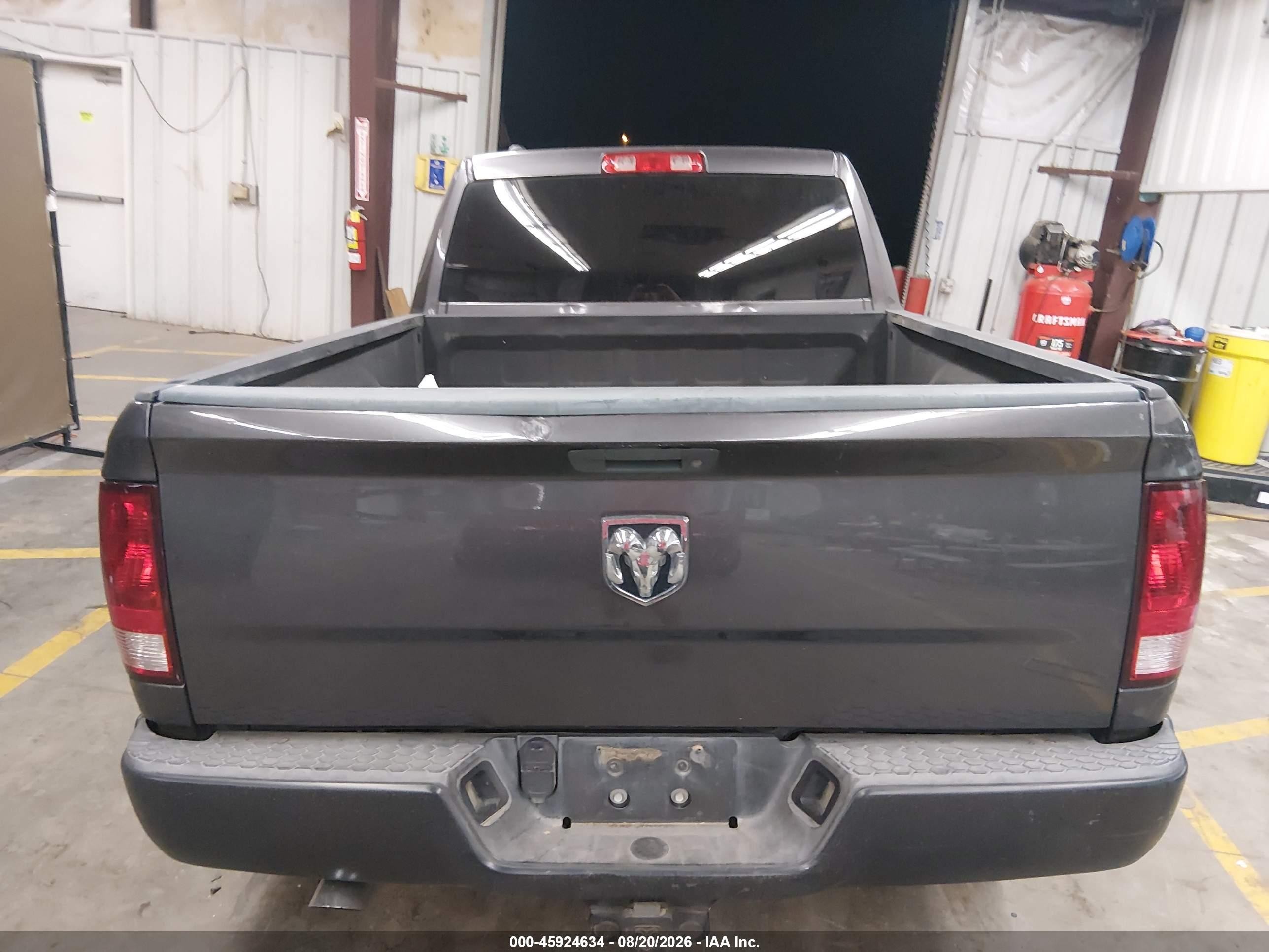 2015 Ram 1500 Tradesman Серый vin: 1C6RR6FT7FS654161