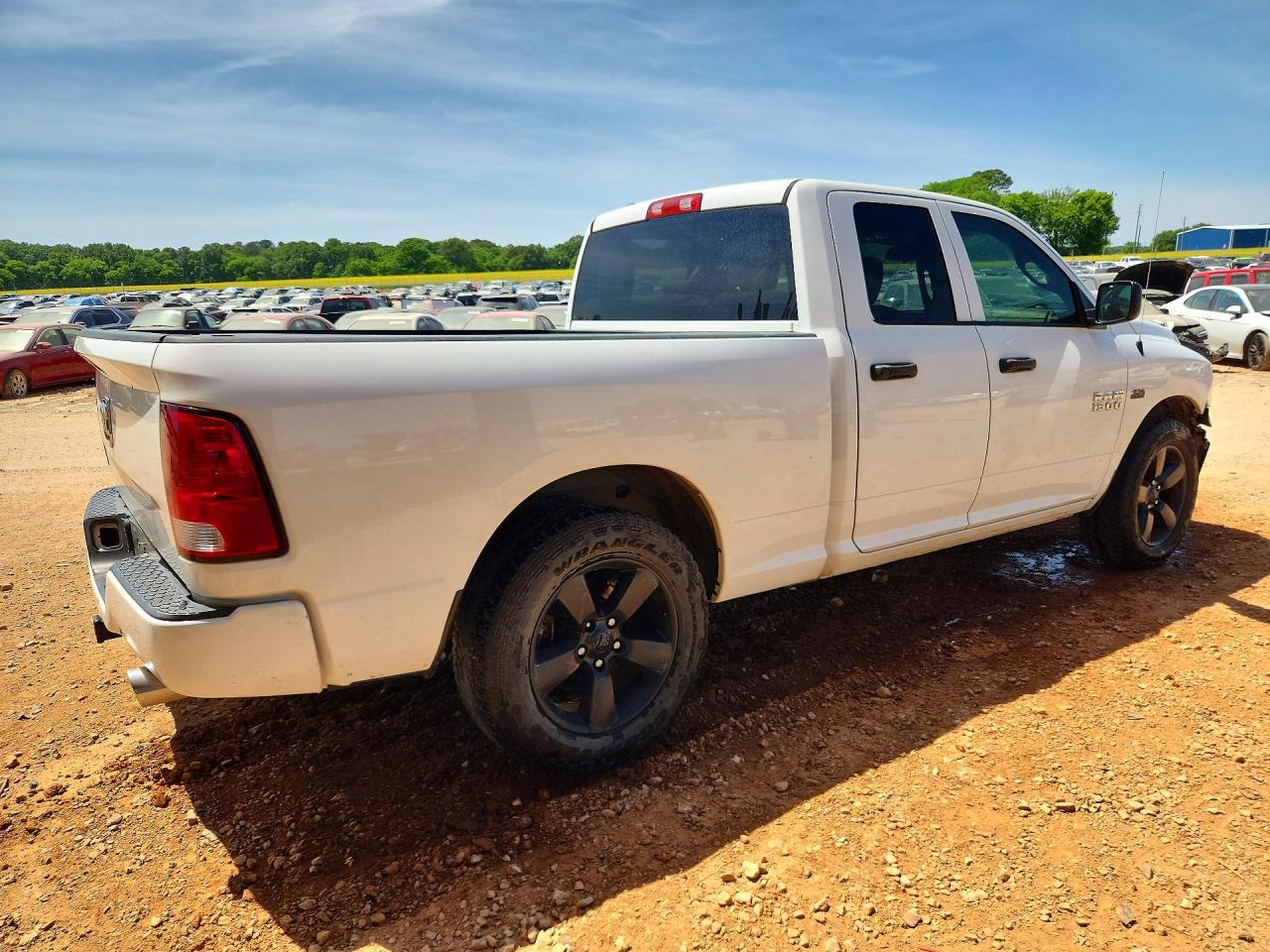 2016 Ram 1500 St White vin: 1C6RR6FT8GS415395