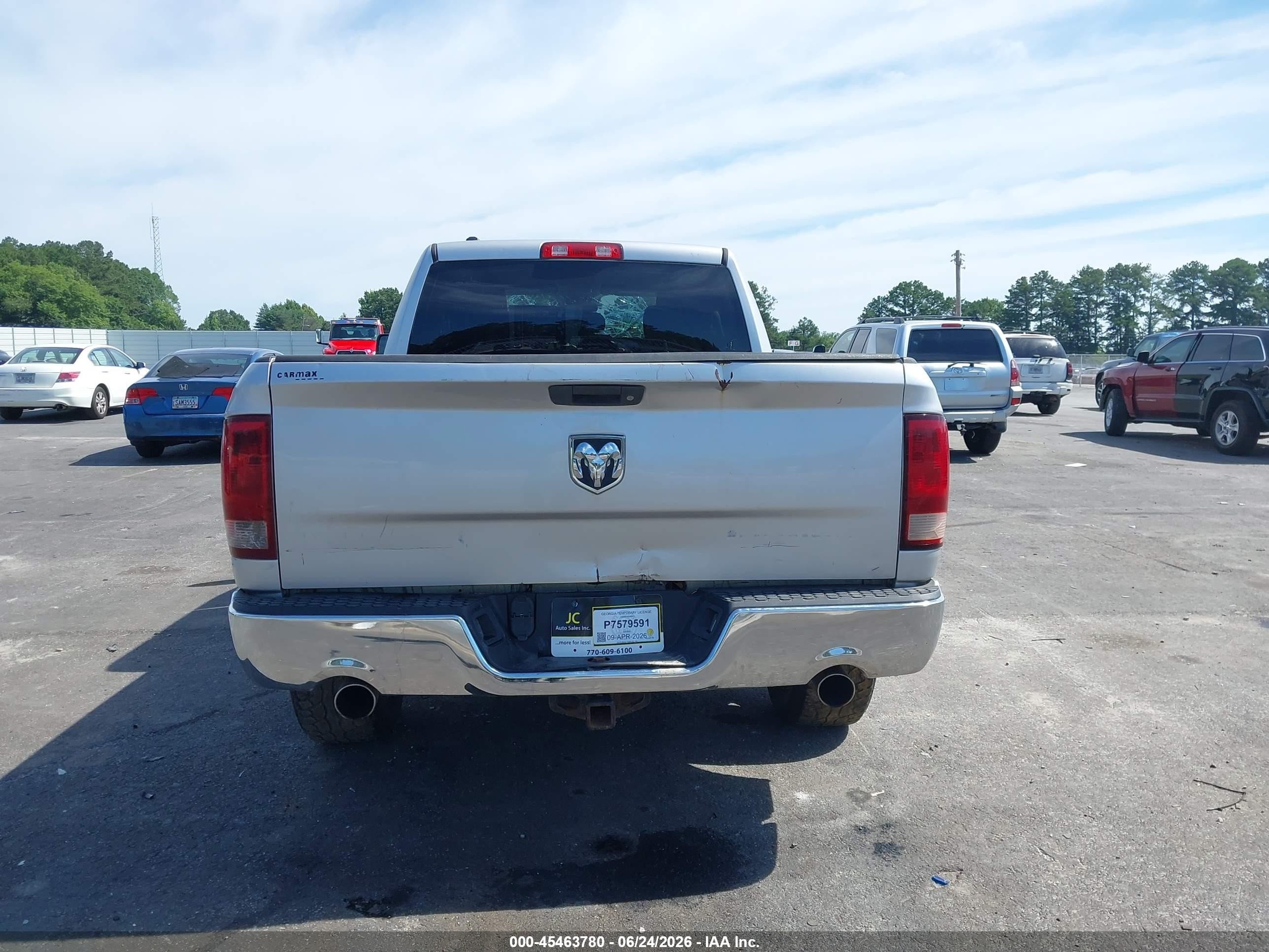 2013 Ram 1500 Express Silver vin: 1C6RR6FT9DS560019