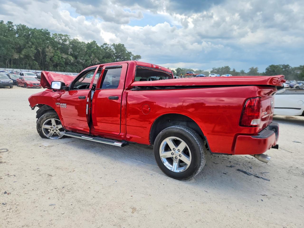 2013 Ram 1500 St Red vin: 1C6RR6FTXDS628859