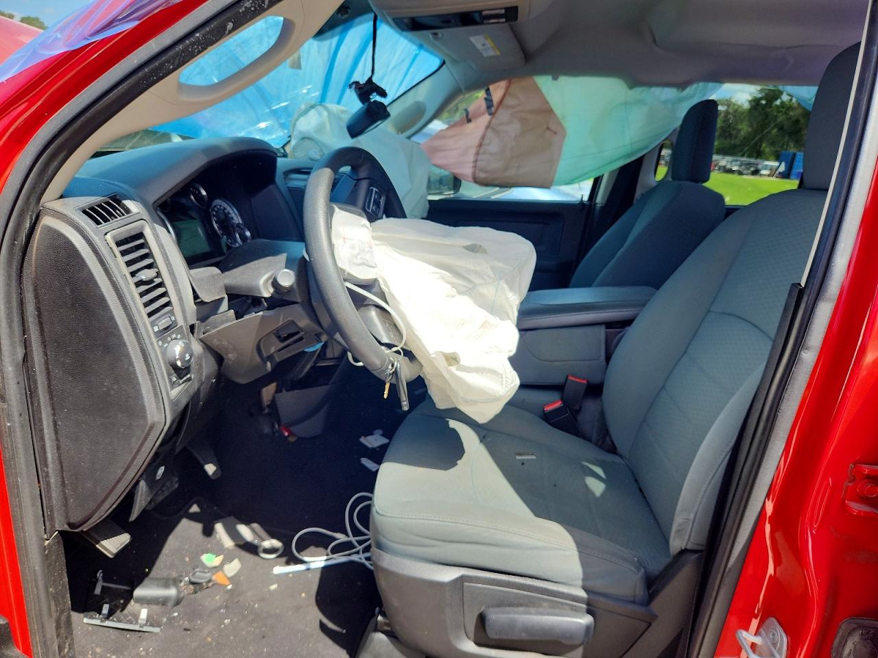 2013 Ram 1500 St Red vin: 1C6RR6FTXDS628859