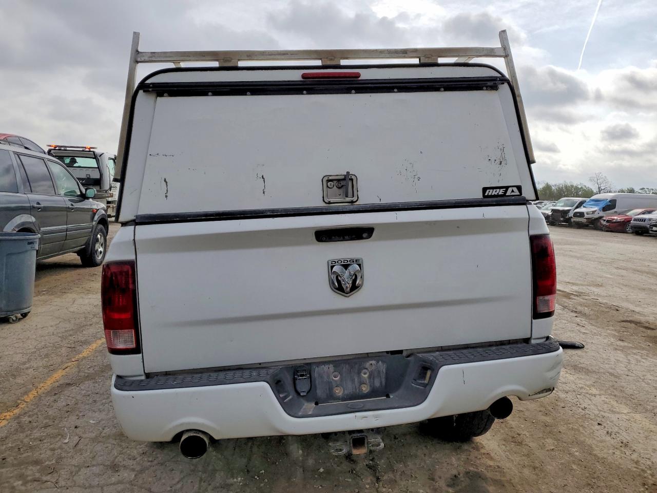 2013 Ram 1500 St White vin: 1C6RR6FTXDS674319