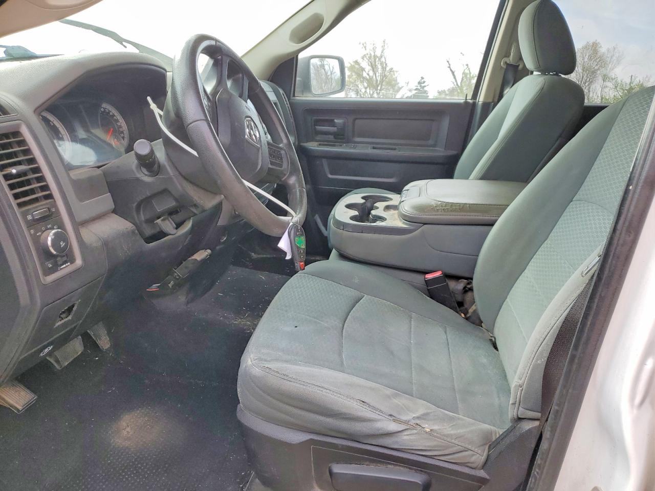 2013 Ram 1500 St White vin: 1C6RR6FTXDS674319