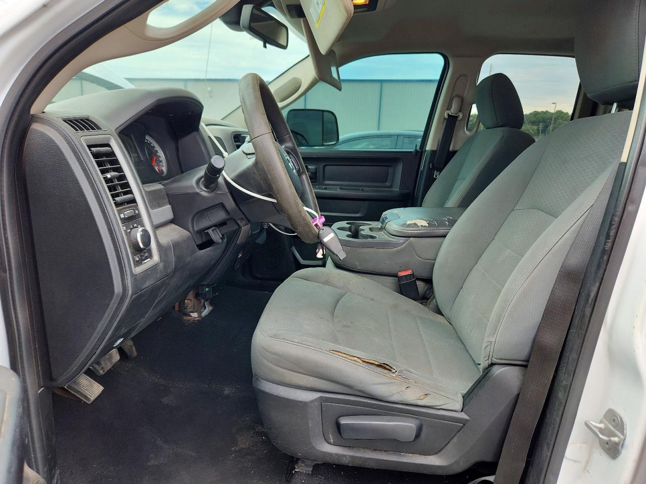2014 Ram 1500 St White vin: 1C6RR6FTXES122269
