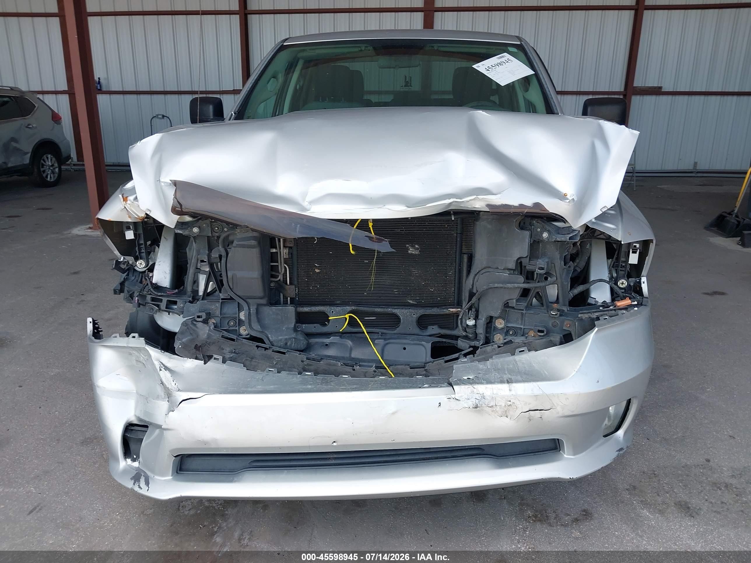 2014 Ram 1500 Express Серебряный vin: 1C6RR6FTXES364608