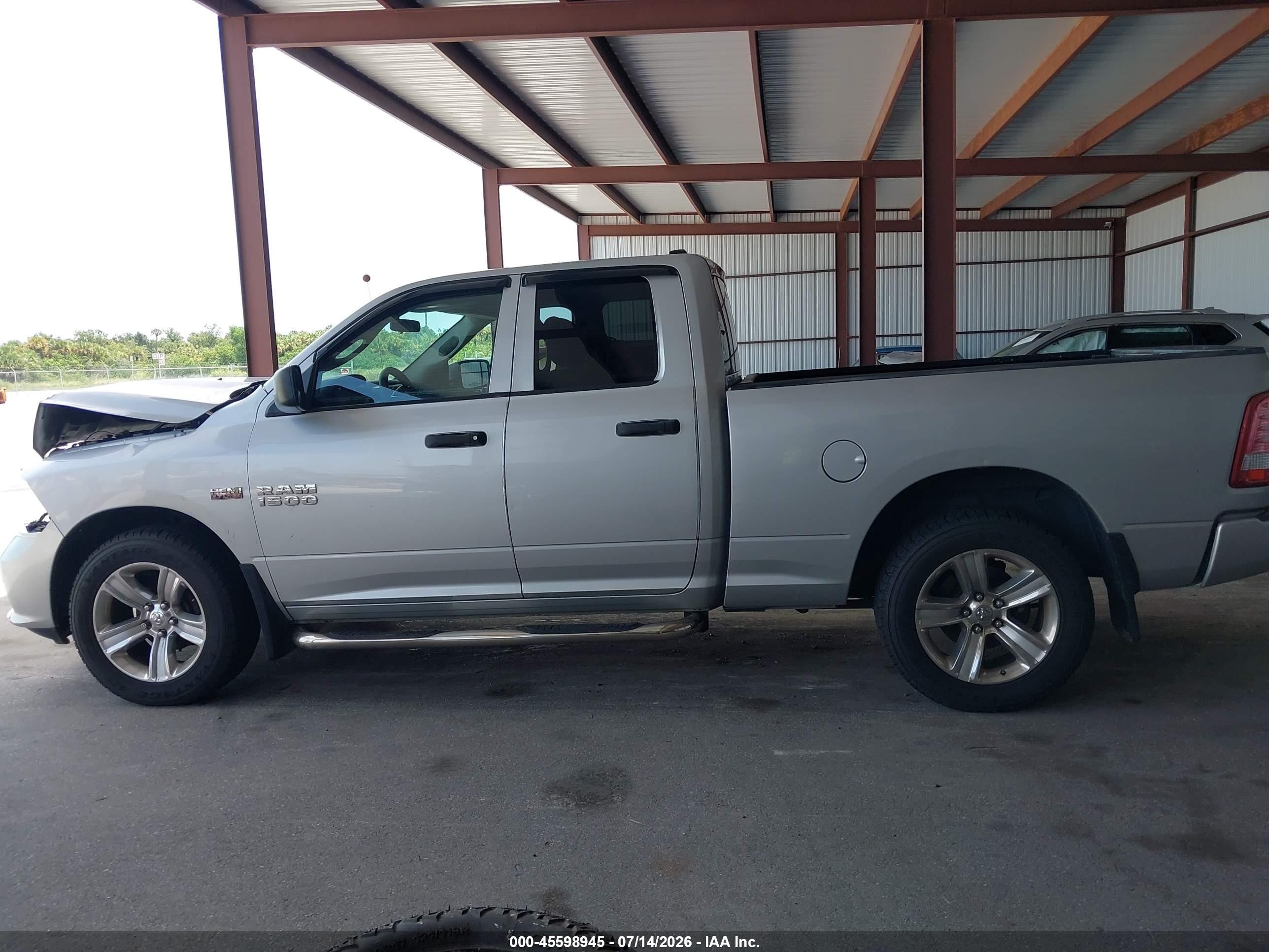 2014 Ram 1500 Express Серебряный vin: 1C6RR6FTXES364608