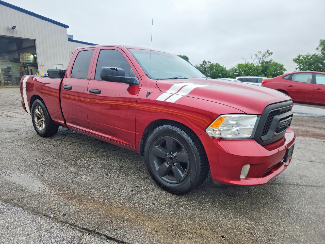 2015 Ram 1500 St Red vin: 1C6RR6FTXFS591668