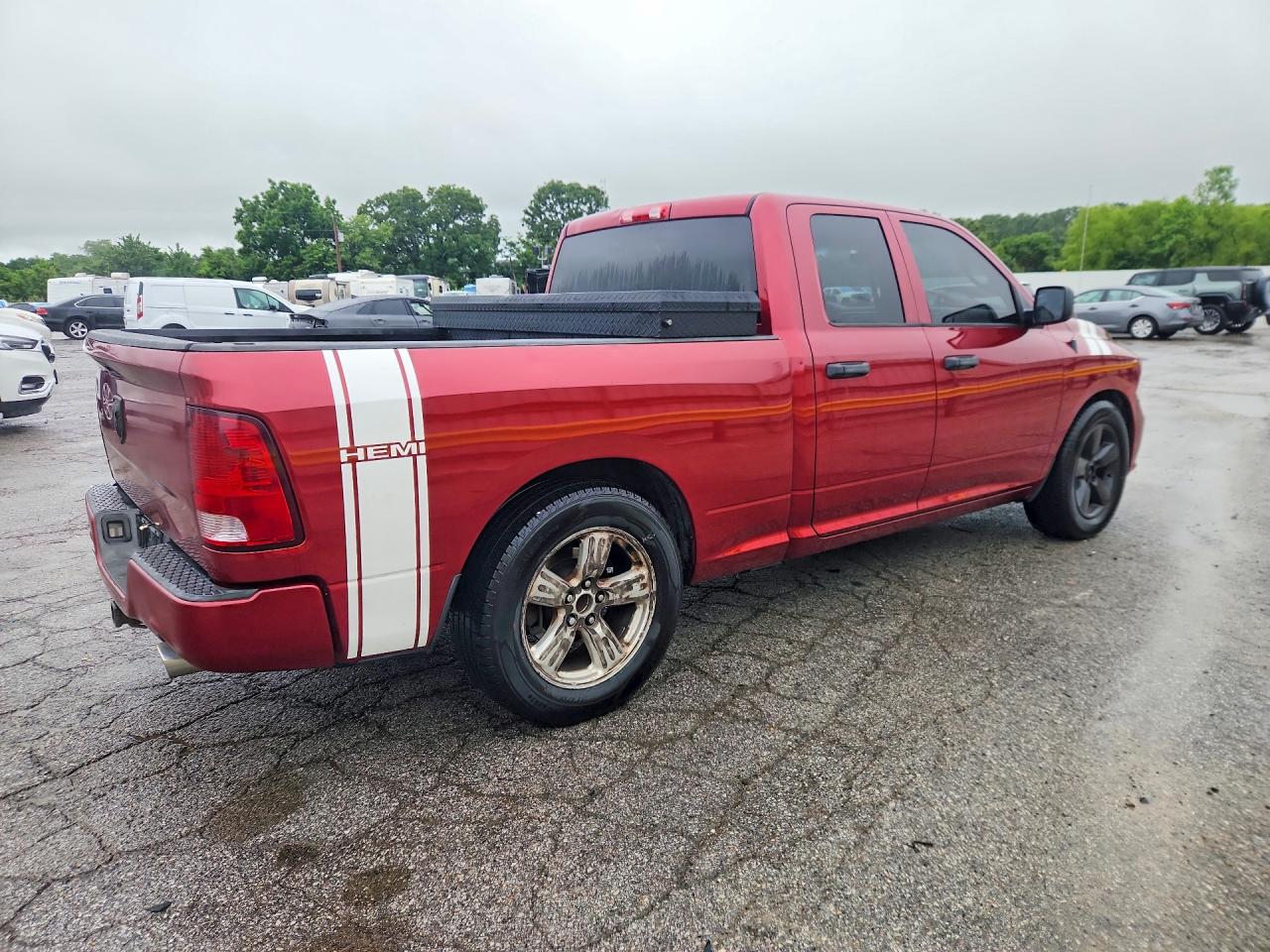 2015 Ram 1500 St Red vin: 1C6RR6FTXFS591668