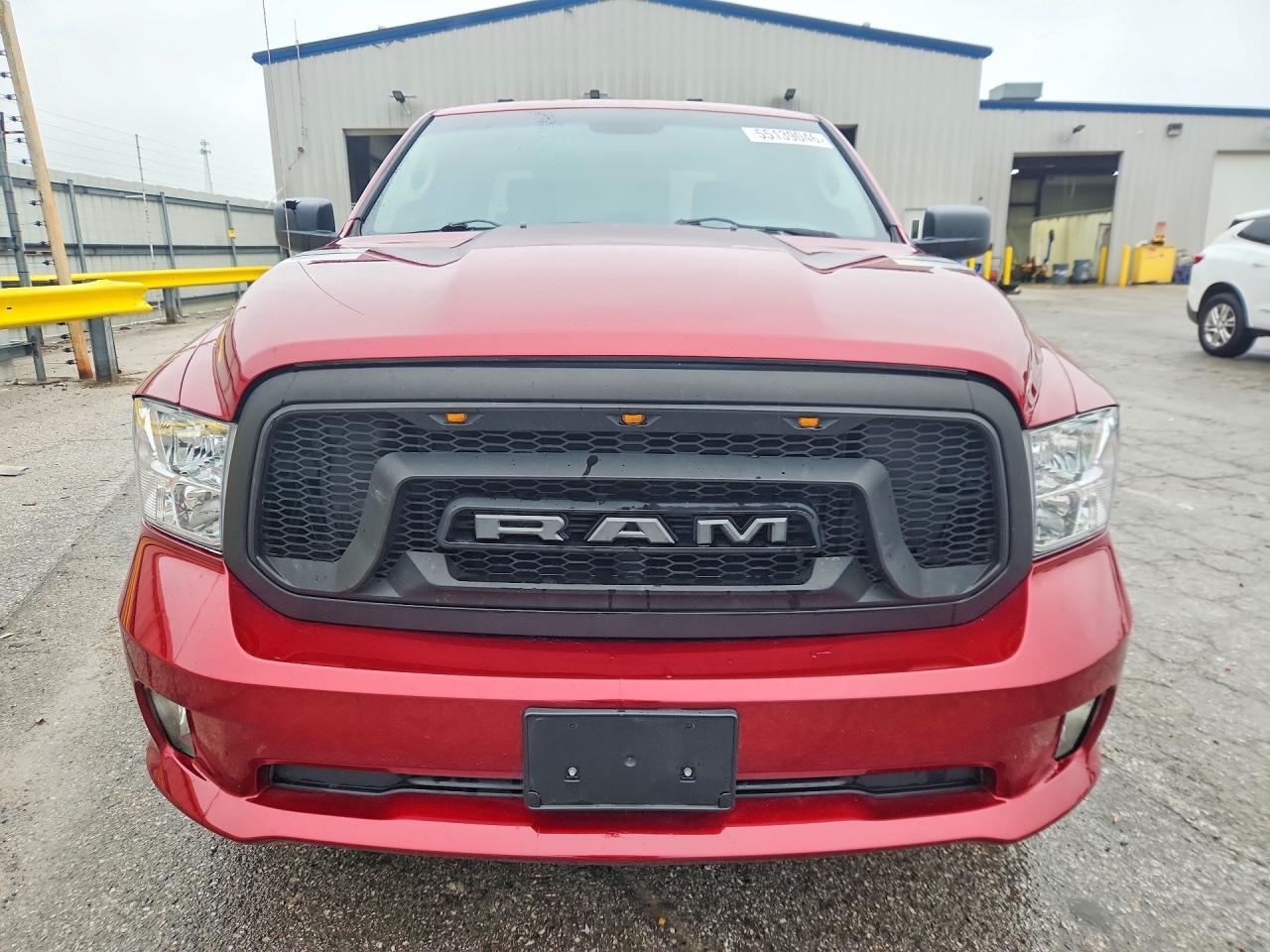 2015 Ram 1500 St Red vin: 1C6RR6FTXFS591668