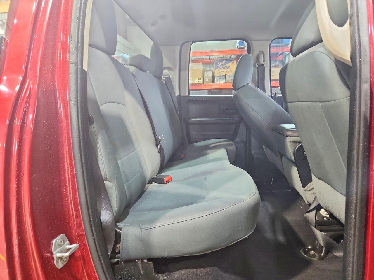 2015 Ram 1500 St Red vin: 1C6RR6FTXFS591668