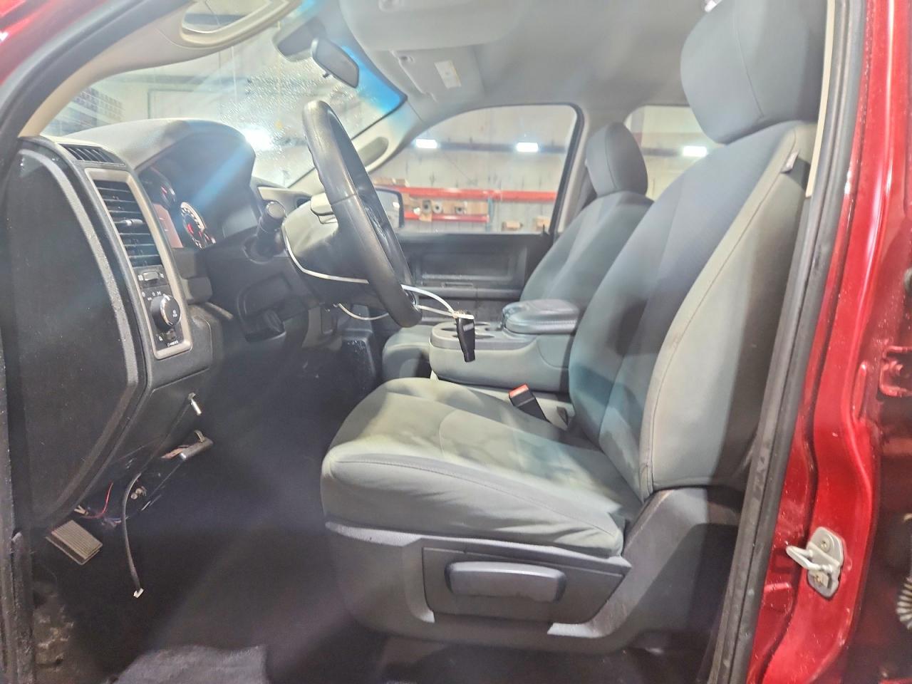 2015 Ram 1500 St Red vin: 1C6RR6FTXFS591668