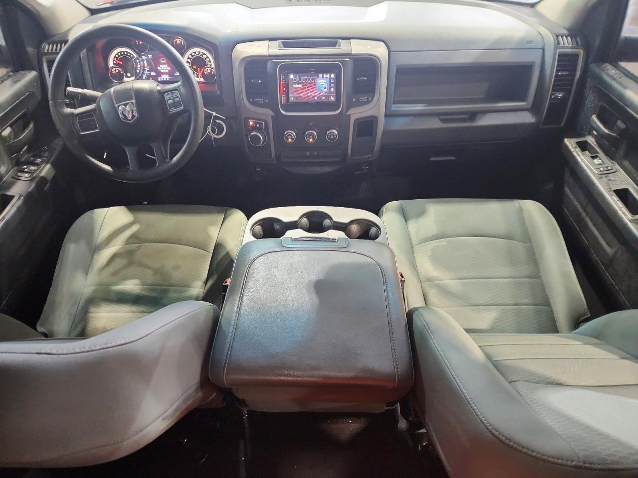 2015 Ram 1500 St Red vin: 1C6RR6FTXFS591668