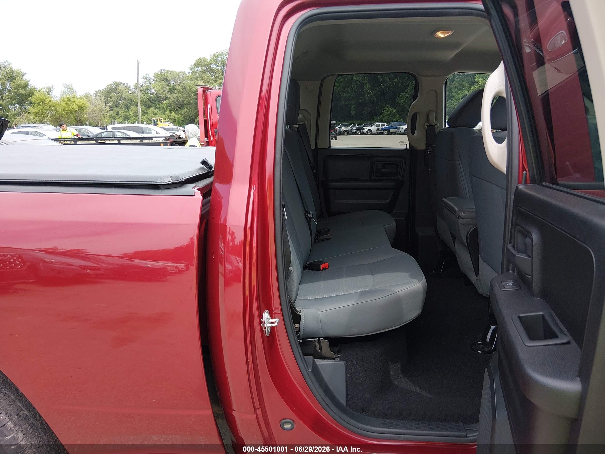 2015 Ram 1500 Express Red vin: 1C6RR6FTXFS591685