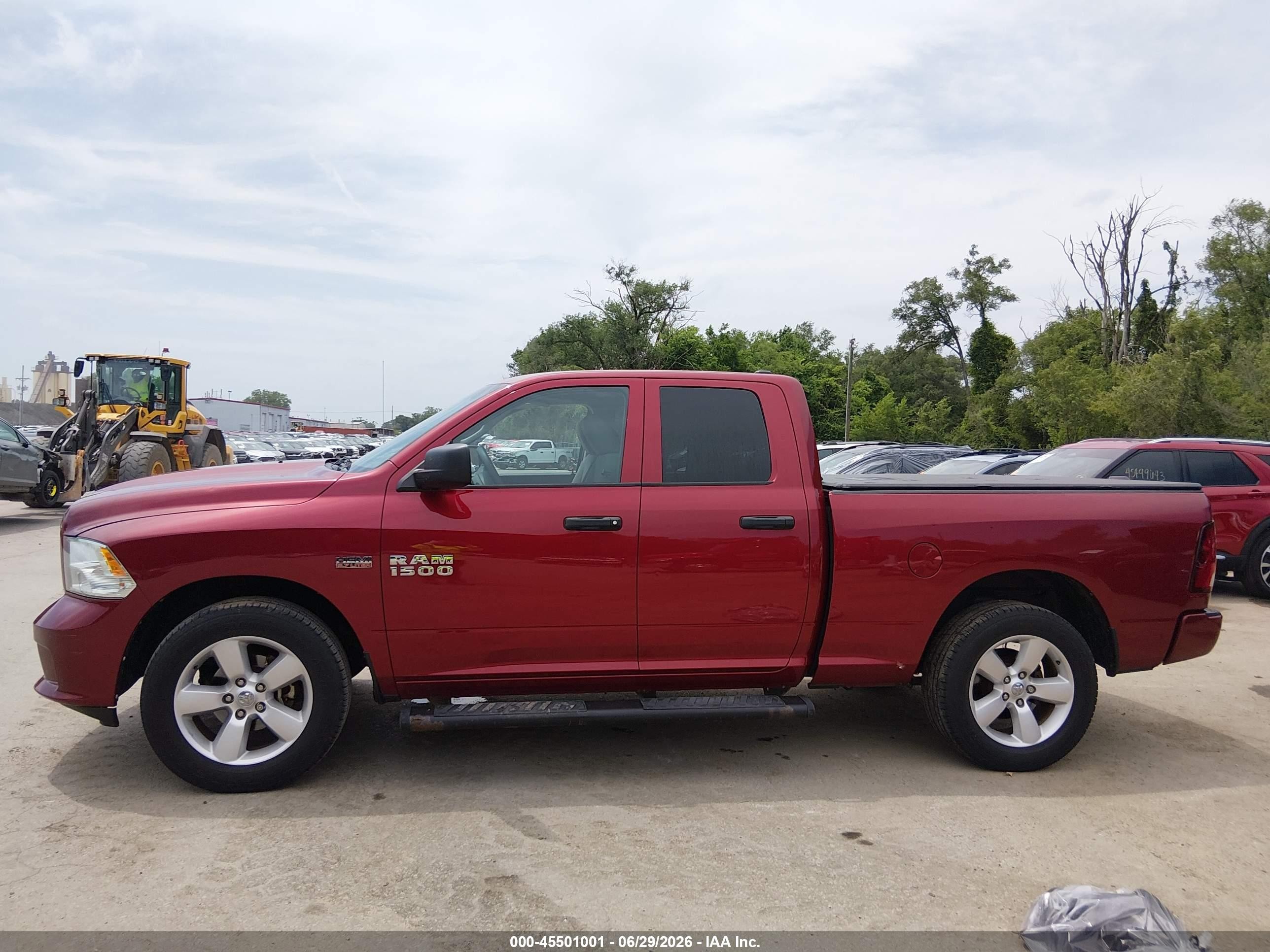 2015 Ram 1500 Express Red vin: 1C6RR6FTXFS591685