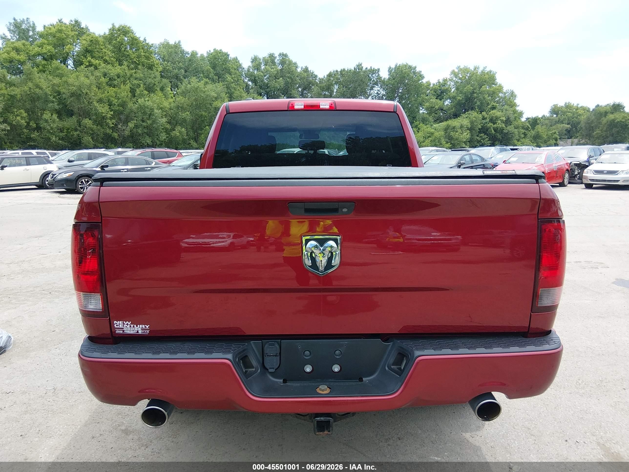 2015 Ram 1500 Express Red vin: 1C6RR6FTXFS591685