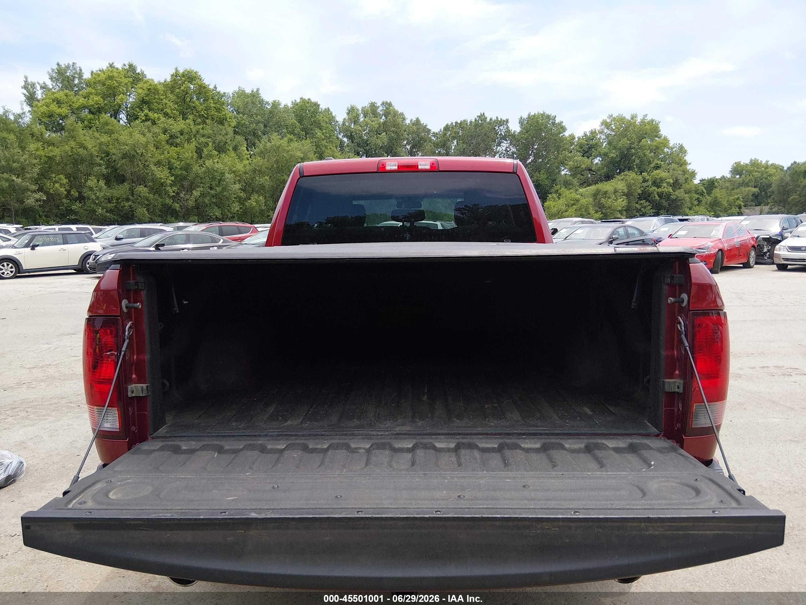 2015 Ram 1500 Express Red vin: 1C6RR6FTXFS591685