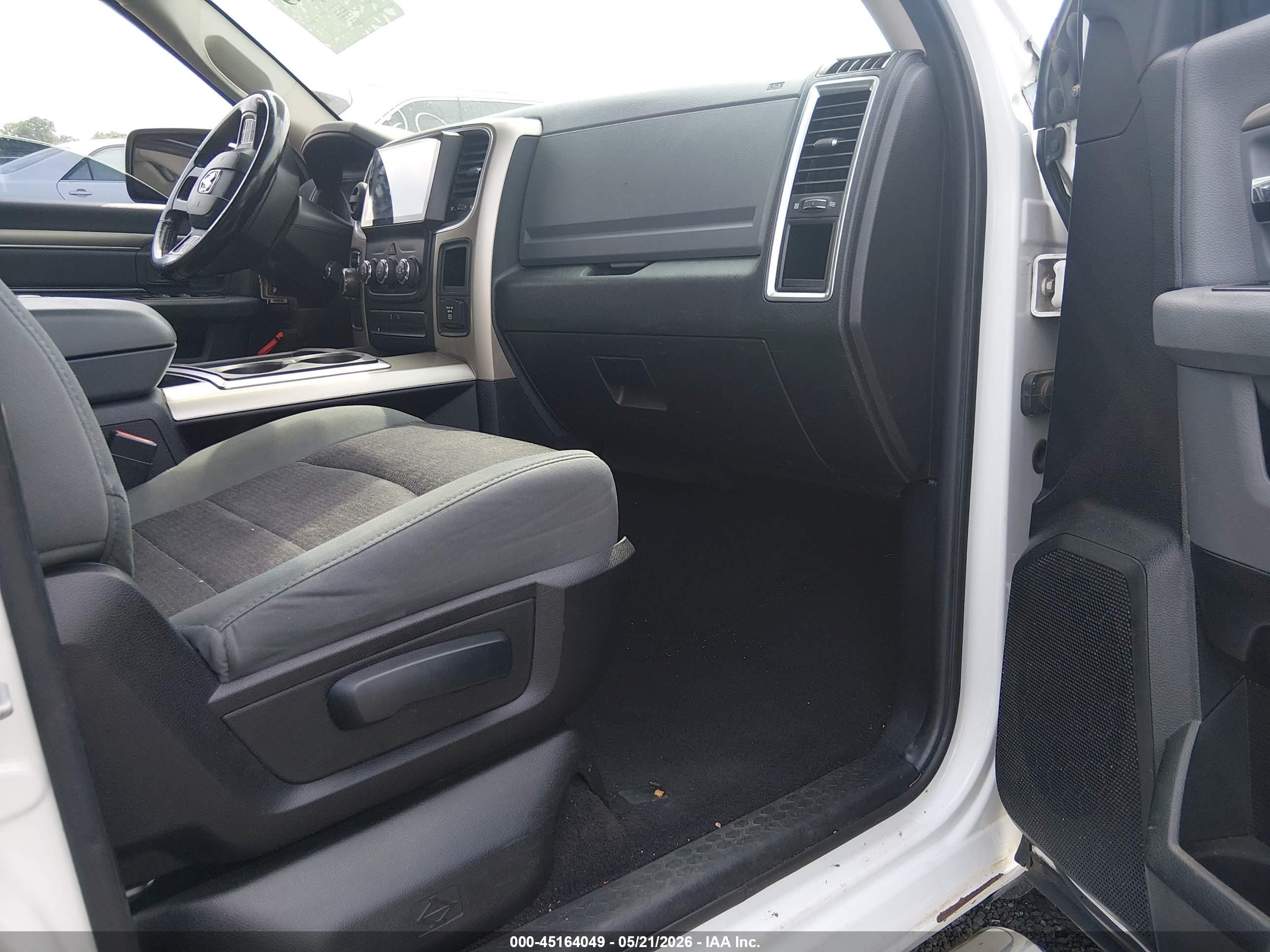 2014 Ram 1500 Big Horn White vin: 1C6RR6GG0ES168355
