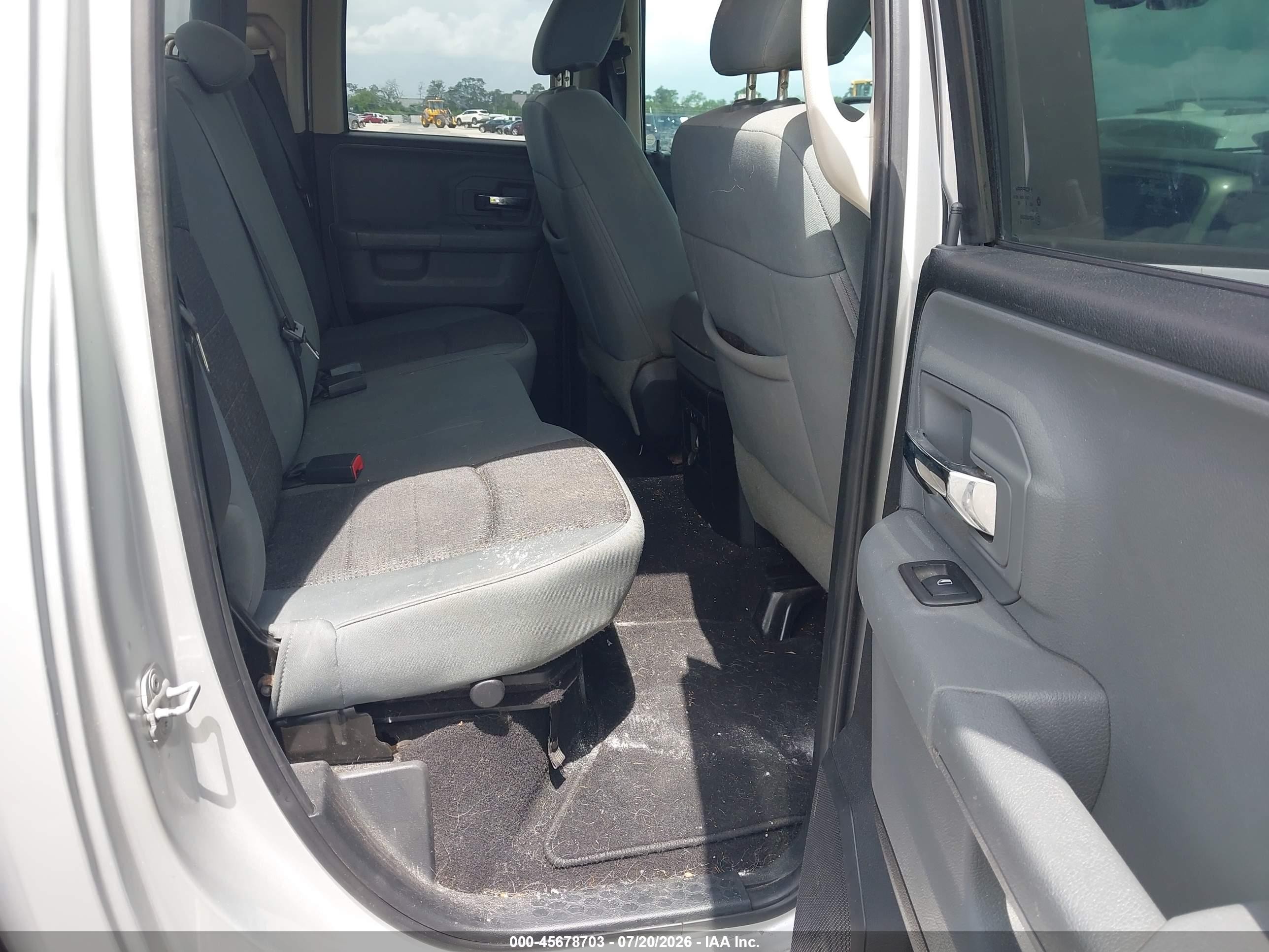 2014 Ram 1500 Big Horn Silver vin: 1C6RR6GG2ES154084