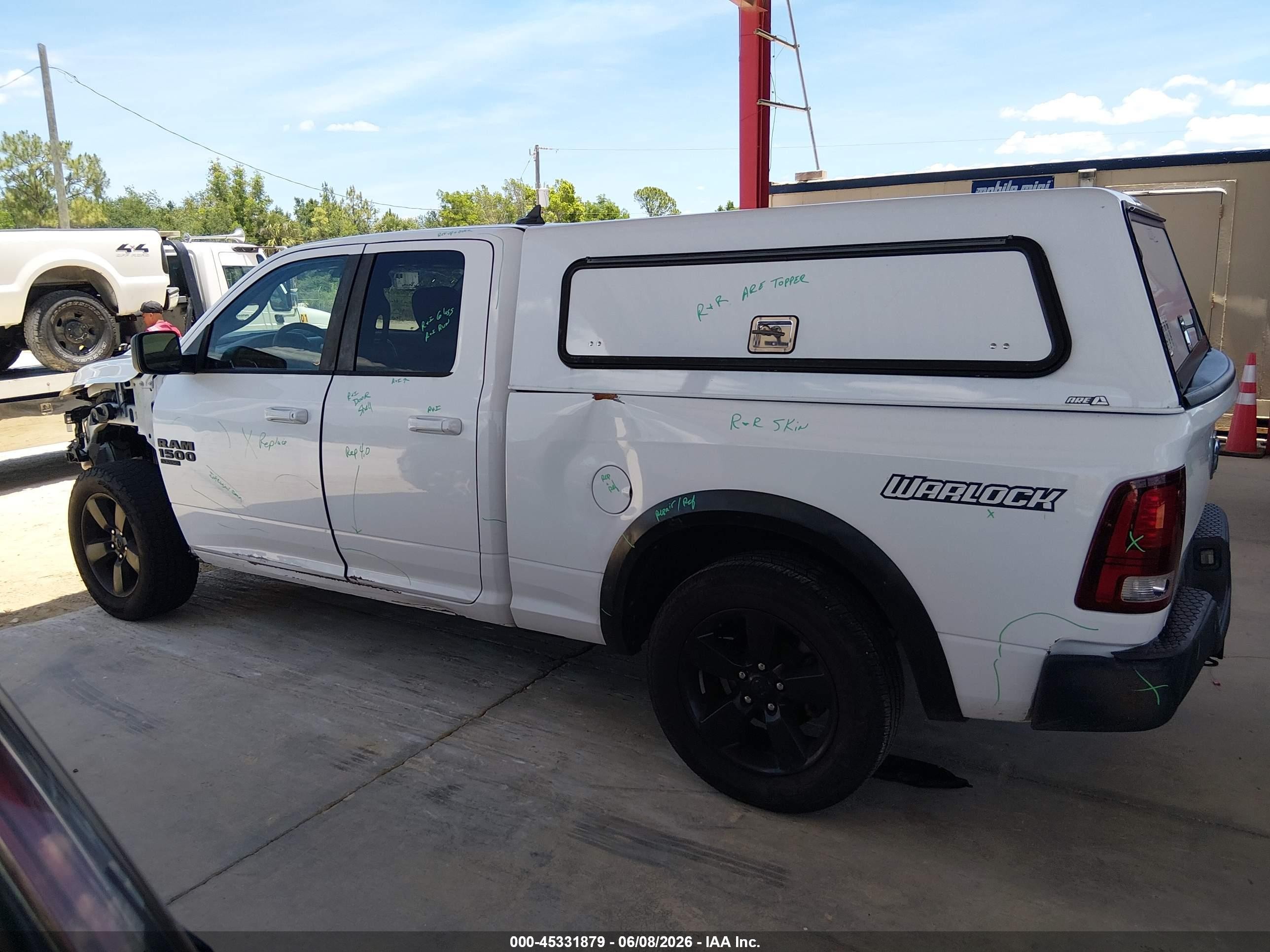 2019 Ram 1500 Classic Warlock  4x2 6'4 Box White vin: 1C6RR6GG6KS739228