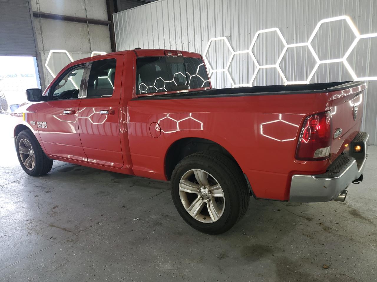 2014 Ram 1500 Slt Красный vin: 1C6RR6GT0ES278187 Damage: Left Rocker Panel, Dent(S) W/ Paint Dmg, 3 To 4 Inches