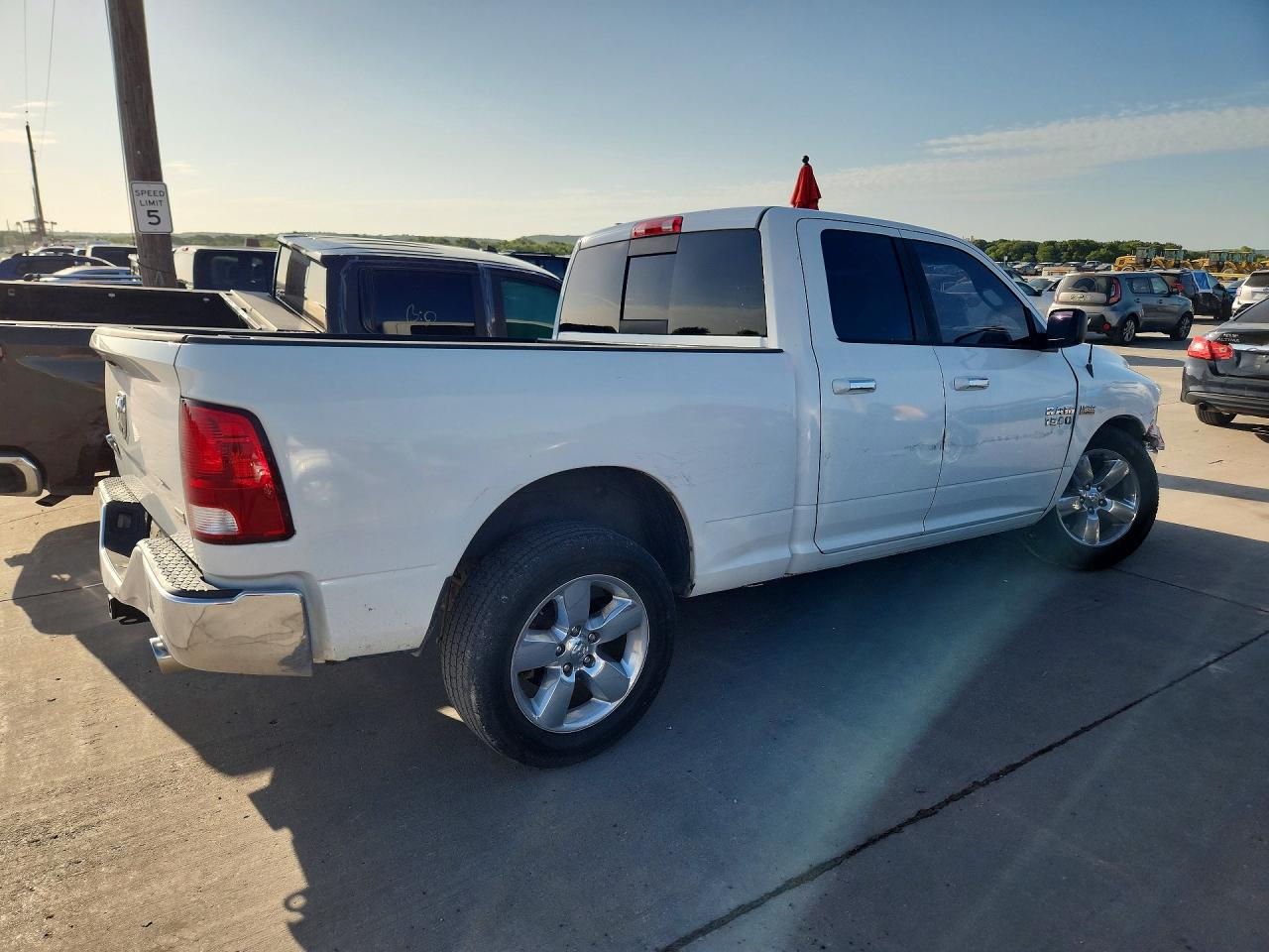 2015 Ram 1500 Slt White vin: 1C6RR6GT4FS754636