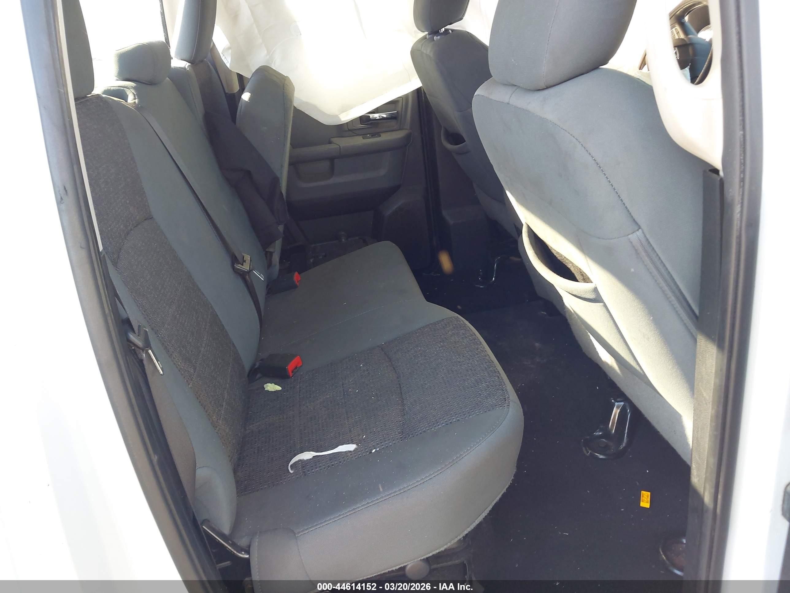 2015 Ram 1500 Lone Star Белый vin: 1C6RR6GT6FS582111