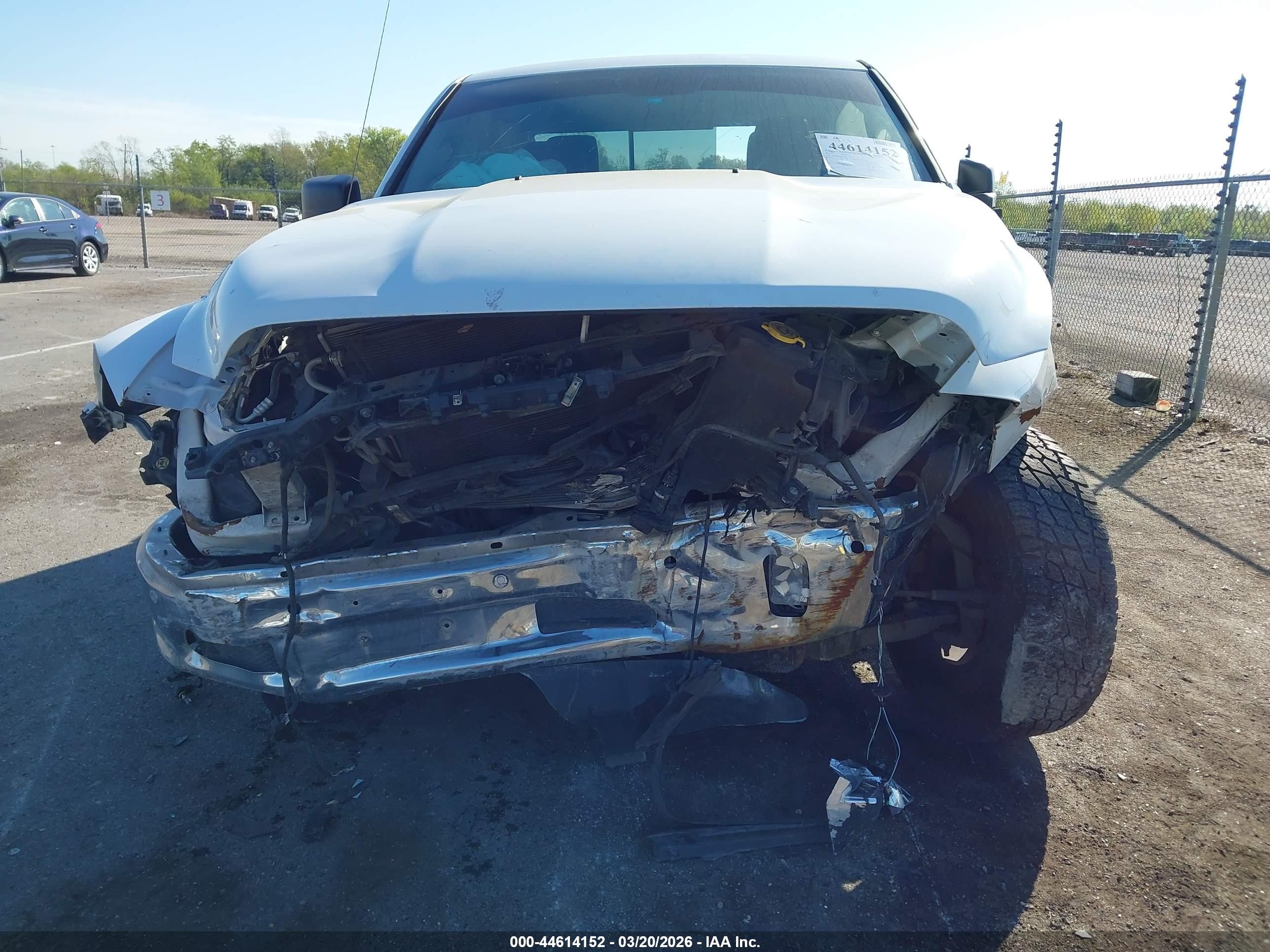 2015 Ram 1500 Lone Star Белый vin: 1C6RR6GT6FS582111