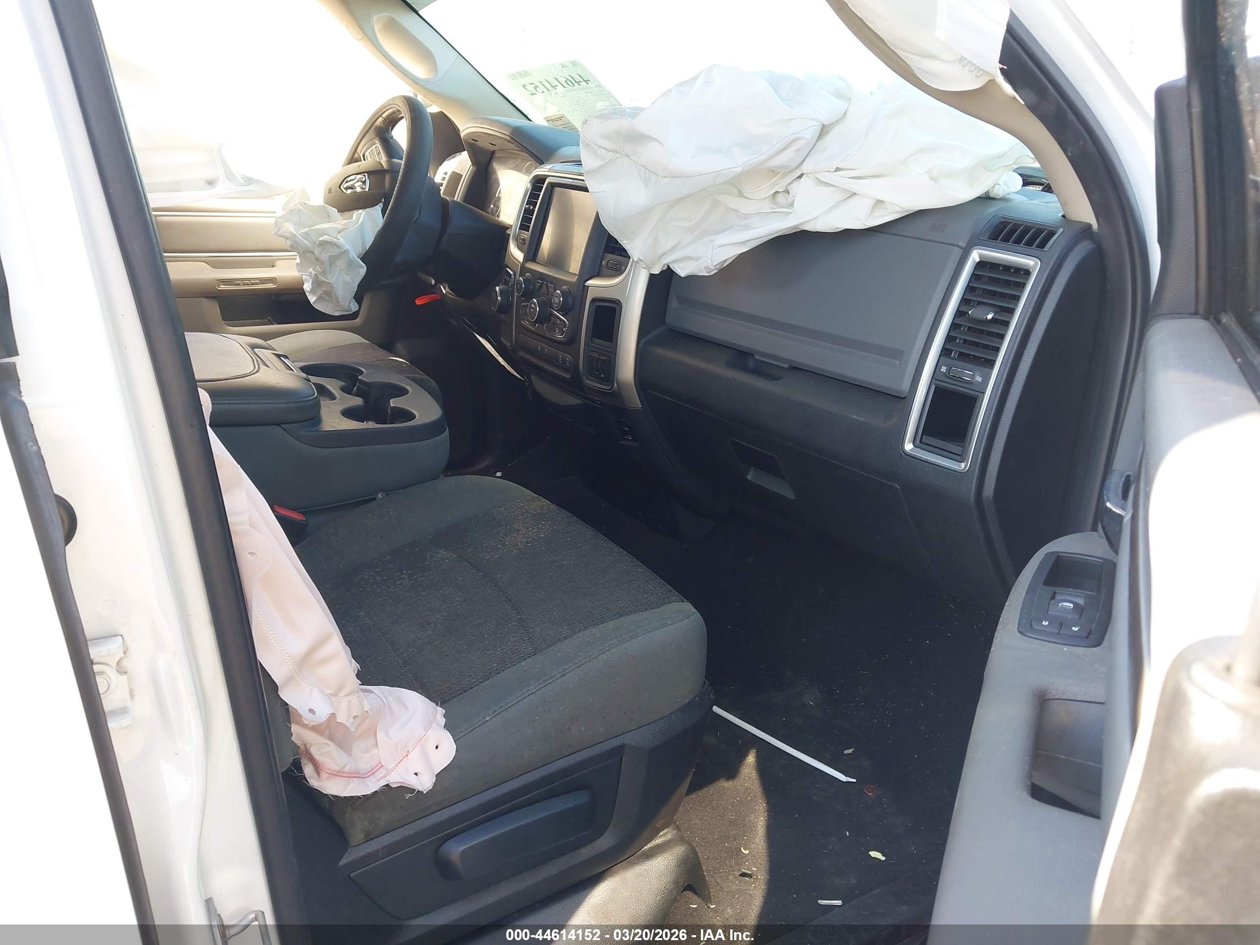2015 Ram 1500 Lone Star Белый vin: 1C6RR6GT6FS582111