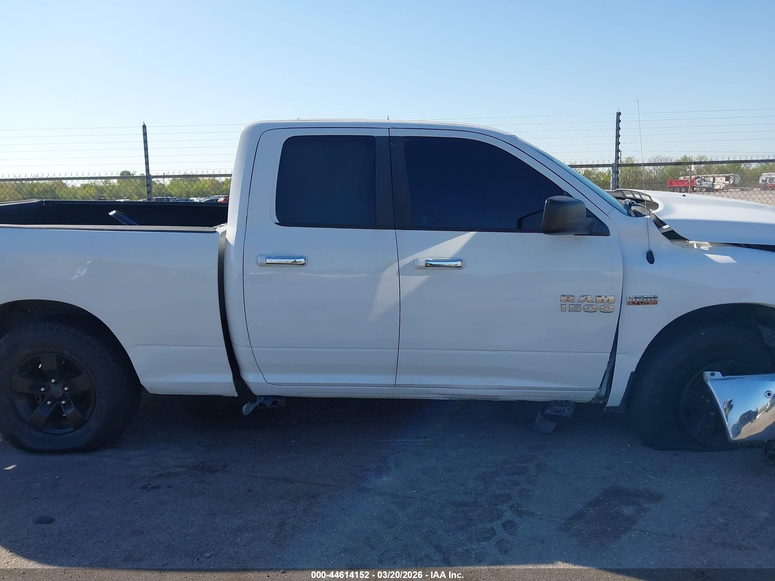 2015 Ram 1500 Lone Star Белый vin: 1C6RR6GT6FS582111