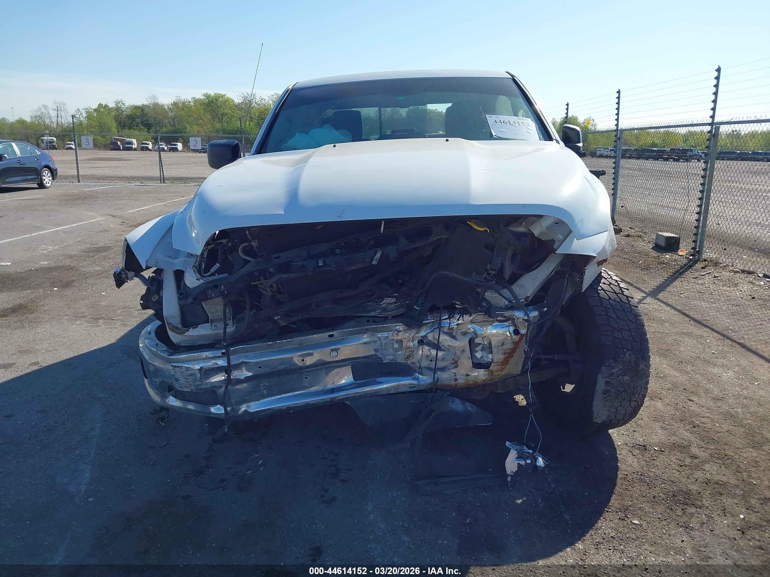 2015 Ram 1500 Lone Star Белый vin: 1C6RR6GT6FS582111