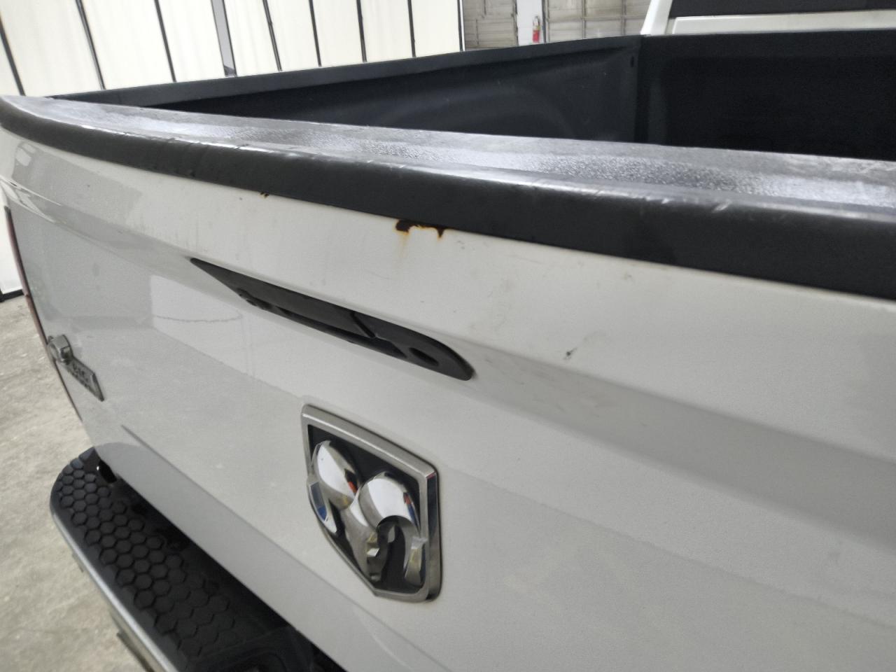 2015 Ram 1500 Slt White vin: 1C6RR6GT8FS521570 Damage: Tailgate, Chipped, 4
