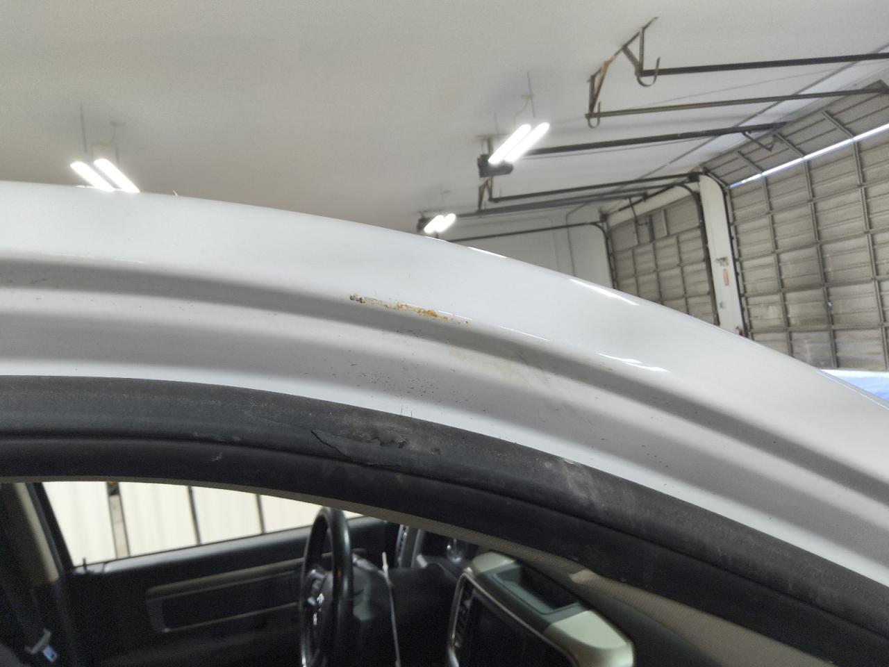 2015 Ram 1500 Slt White vin: 1C6RR6GT8FS521570 Damage: Right Drip Rail, Chipped, 4