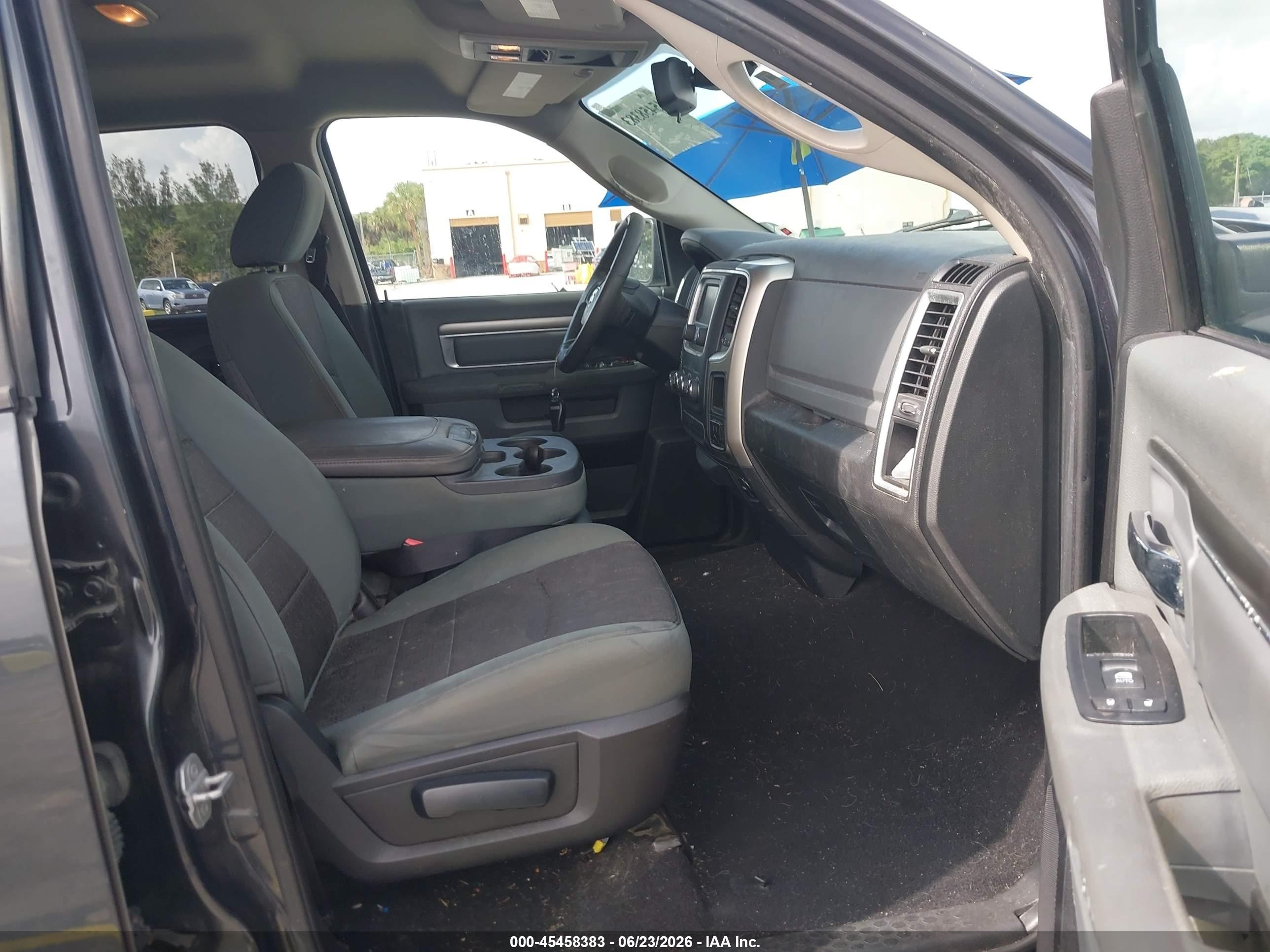 2015 Ram 1500 Big Horn Gray vin: 1C6RR6GT9FS577615