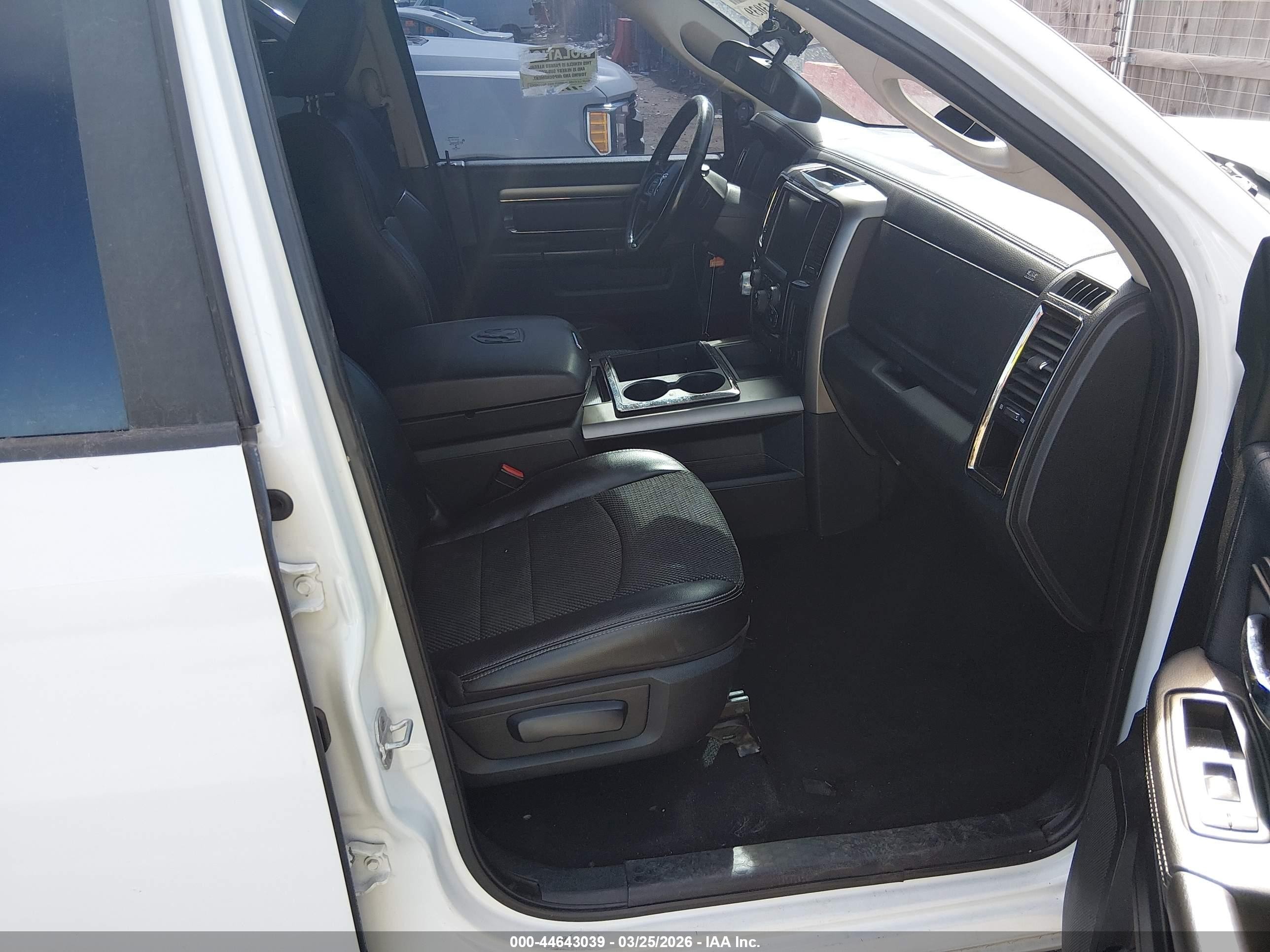 2014 Ram 1500 Sport White vin: 1C6RR6HT3ES170354