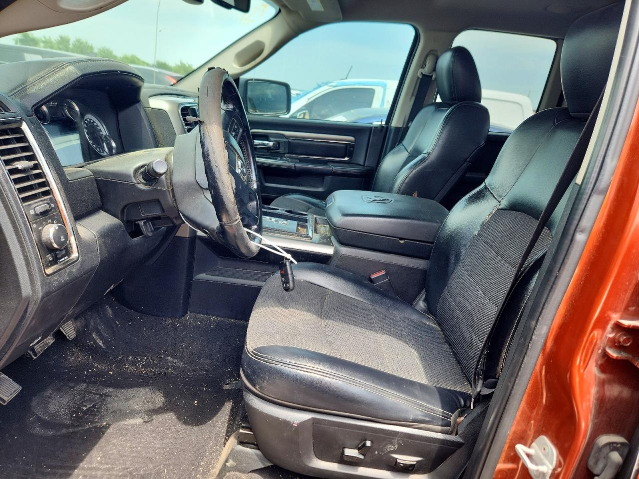 2013 Ram 1500 Sport Orange vin: 1C6RR6HT4DS627526