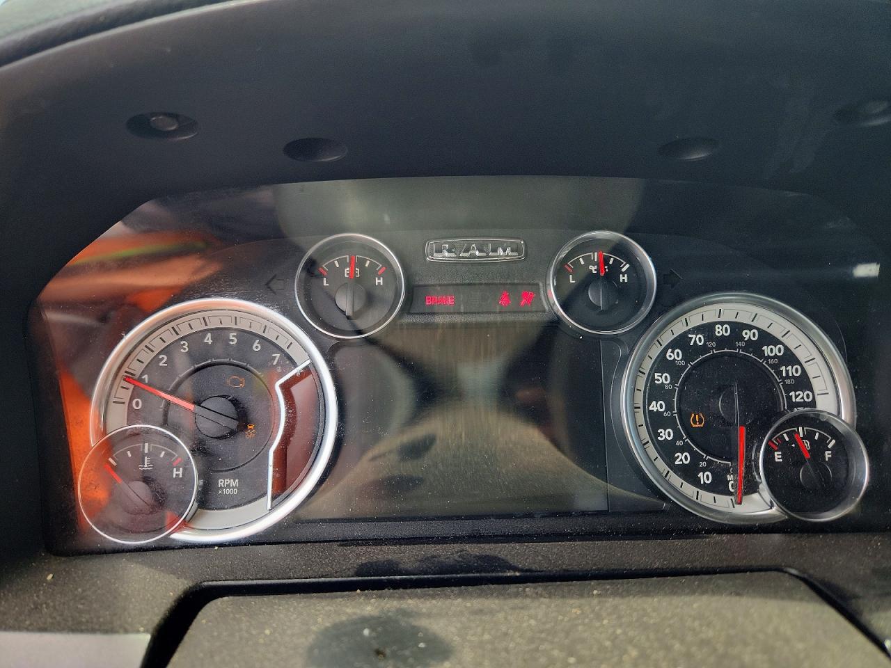2013 Ram 1500 Sport Orange vin: 1C6RR6HT4DS627526