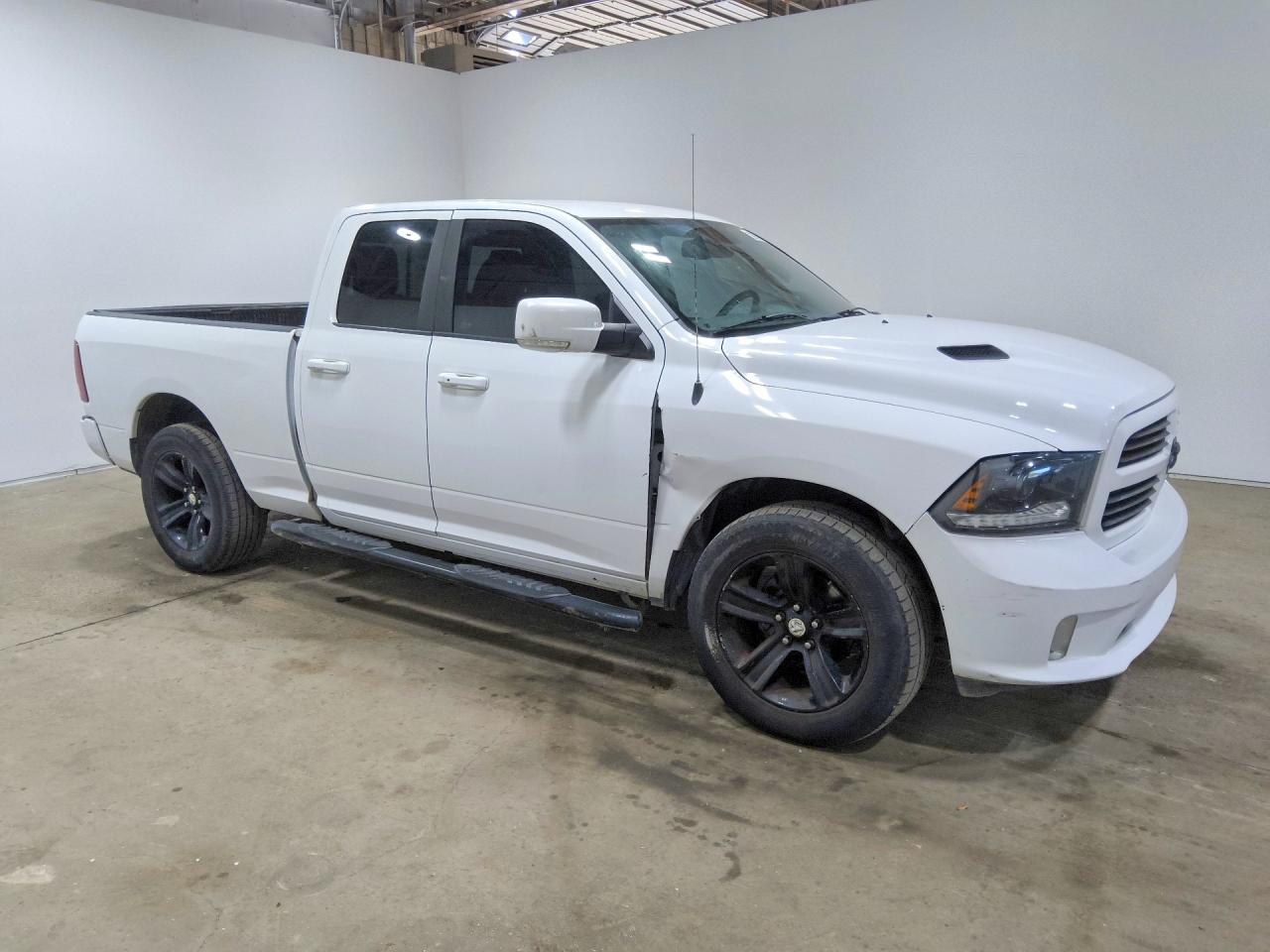 2015 Ram 1500 Sport White vin: 1C6RR6HT5FS661025