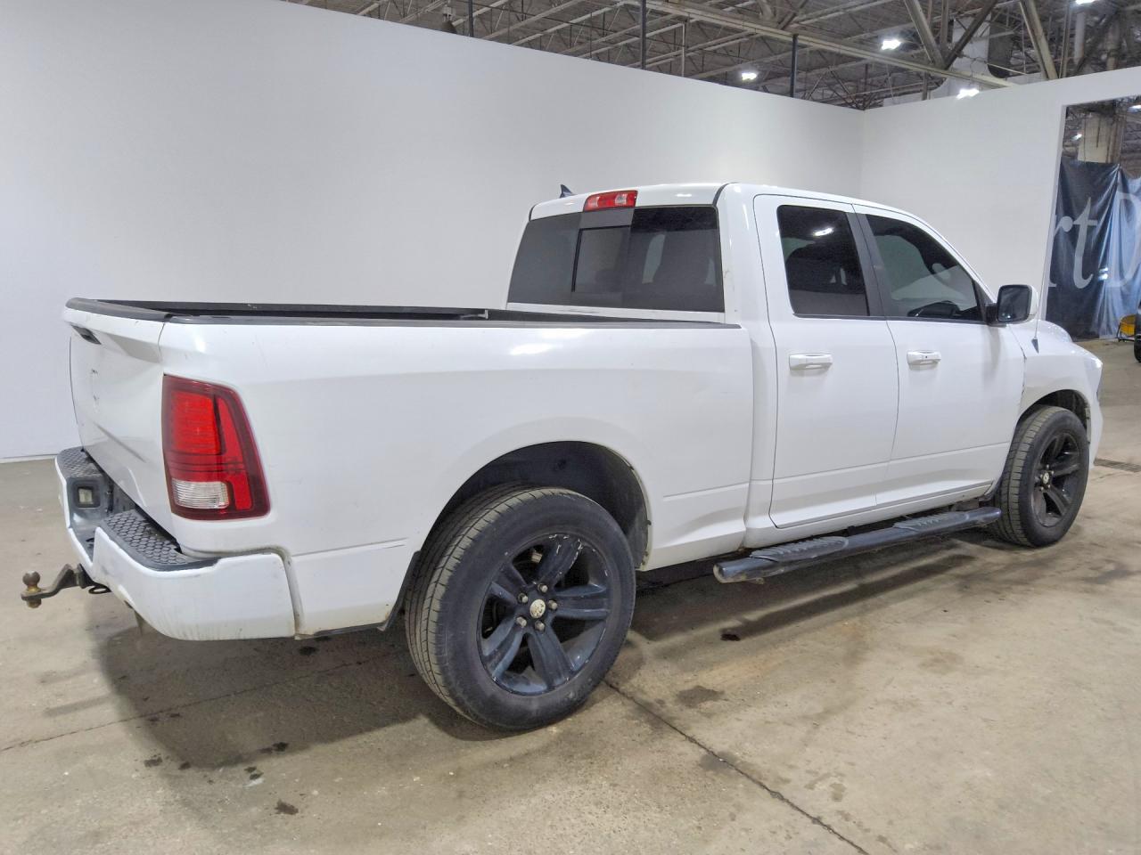 2015 Ram 1500 Sport White vin: 1C6RR6HT5FS661025