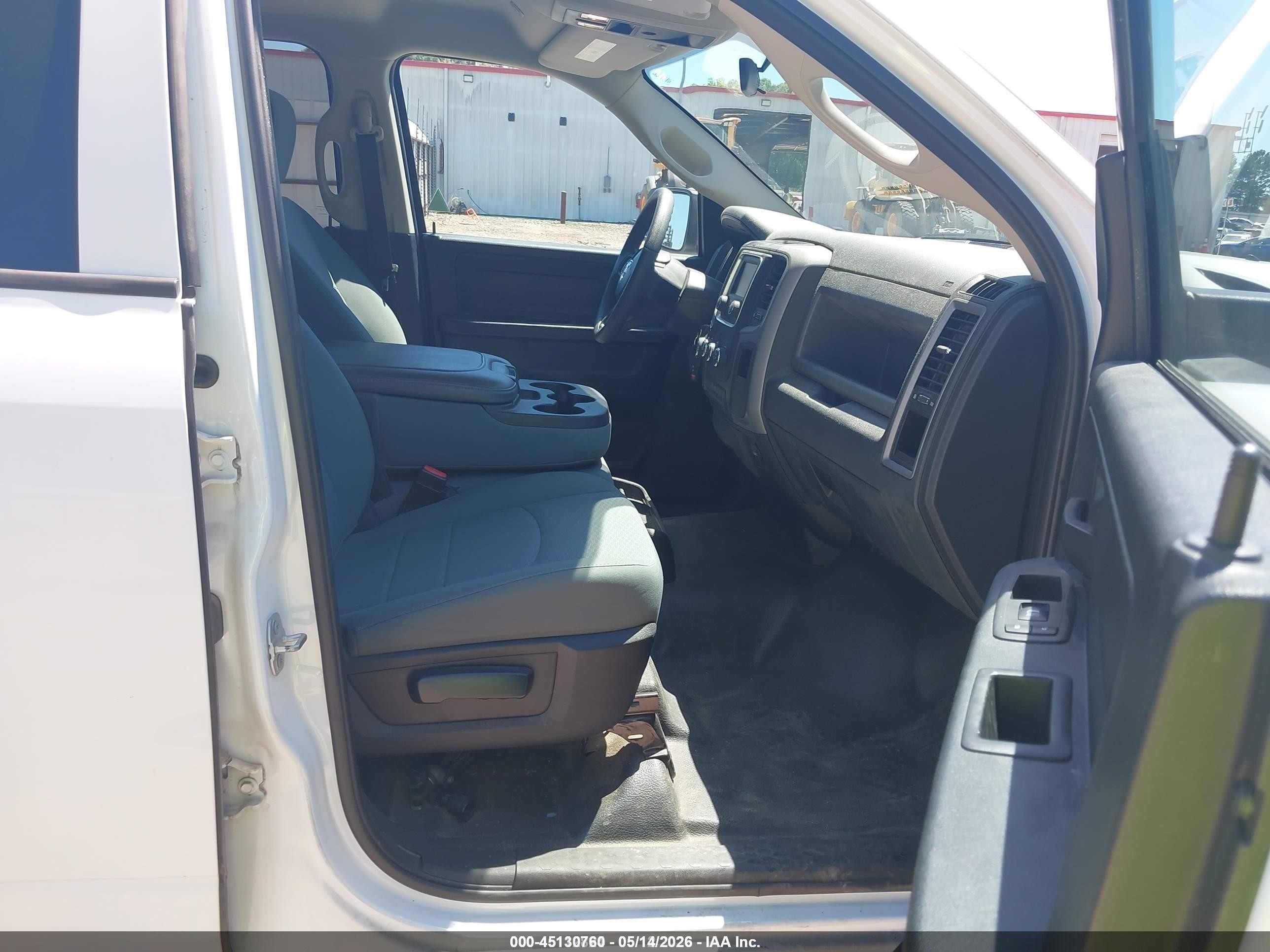 2018 Ram 1500 Tradesman  4x2 5'7 Box White vin: 1C6RR6KG0JS285337