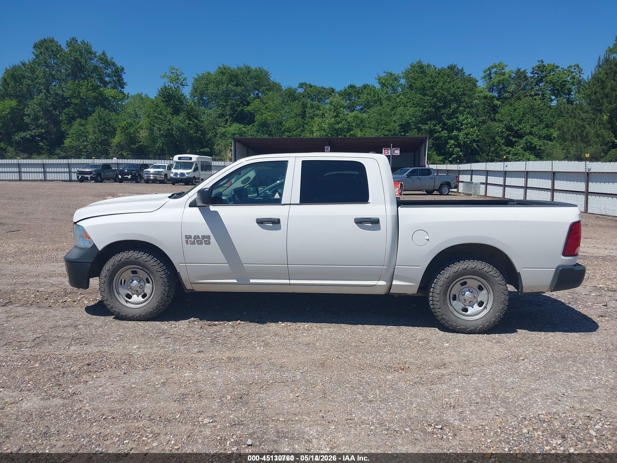 2018 Ram 1500 Tradesman  4x2 5'7 Box White vin: 1C6RR6KG0JS285337