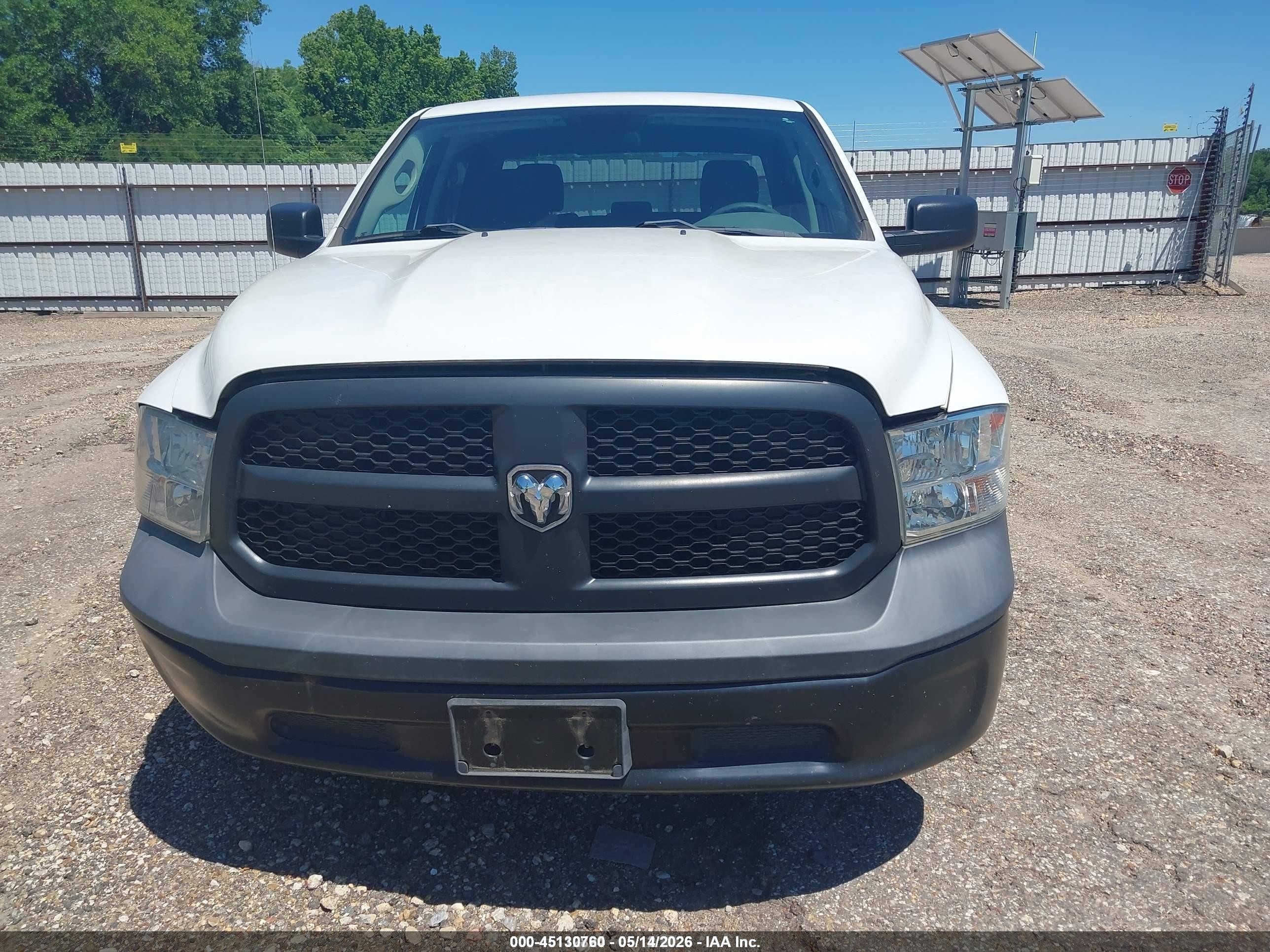 2018 Ram 1500 Tradesman  4x2 5'7 Box White vin: 1C6RR6KG0JS285337