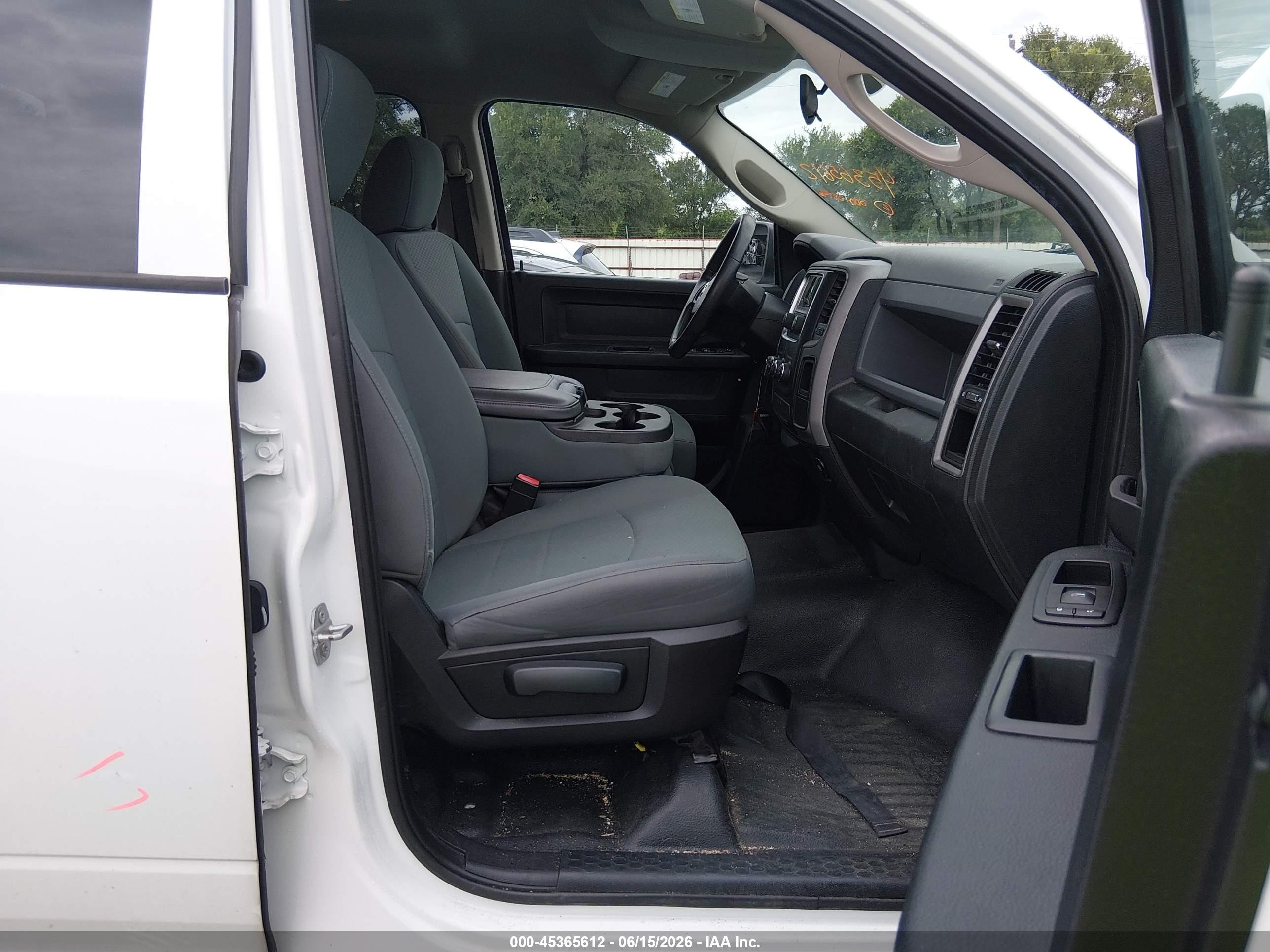 2015 Ram 1500 Tradesman White vin: 1C6RR6KG2FS789153