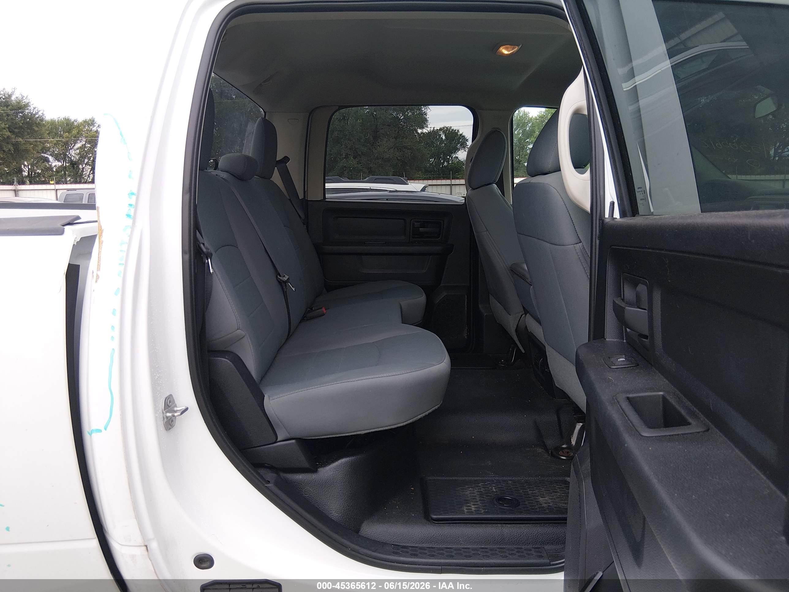 2015 Ram 1500 Tradesman White vin: 1C6RR6KG2FS789153